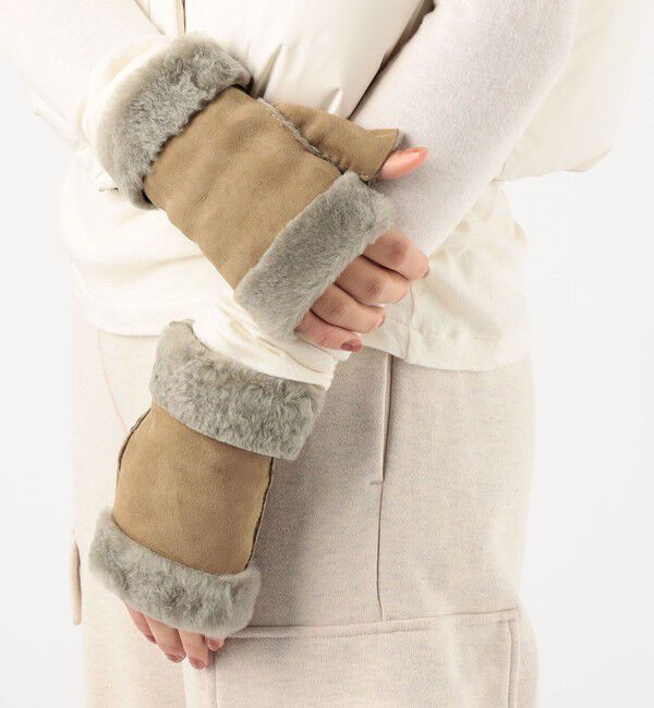 TOMORROWLAND GOODS「Milona Paris  ムートングローブ」|手袋|