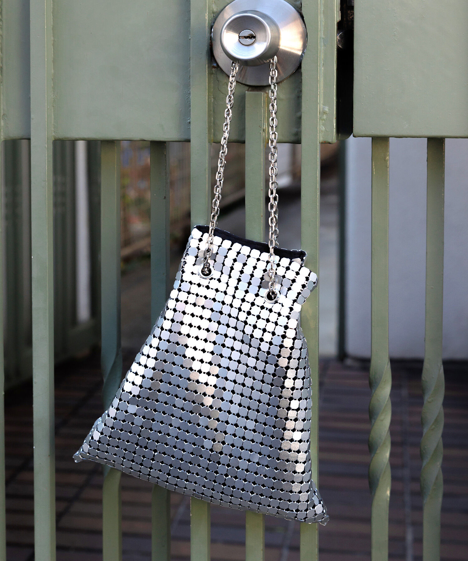 ADAM ET ROPE'「【サステナブル】メタル巾着ミニバッグ」|ハンドバッグ|