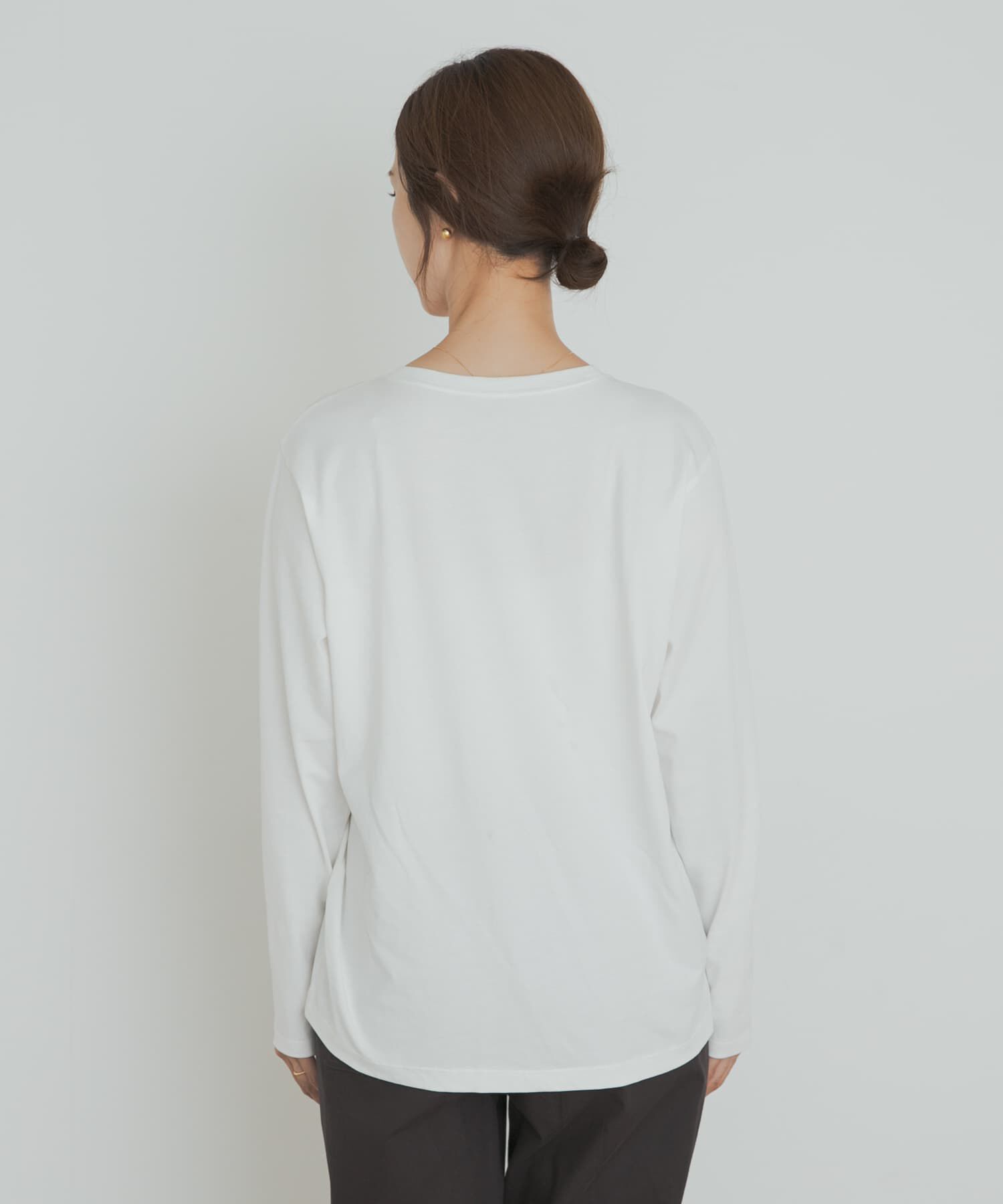 URBAN RESEARCH DOORS「ロゴプリント＋刺しゅうロングTシャツ」|Tシャツ・カットソー|