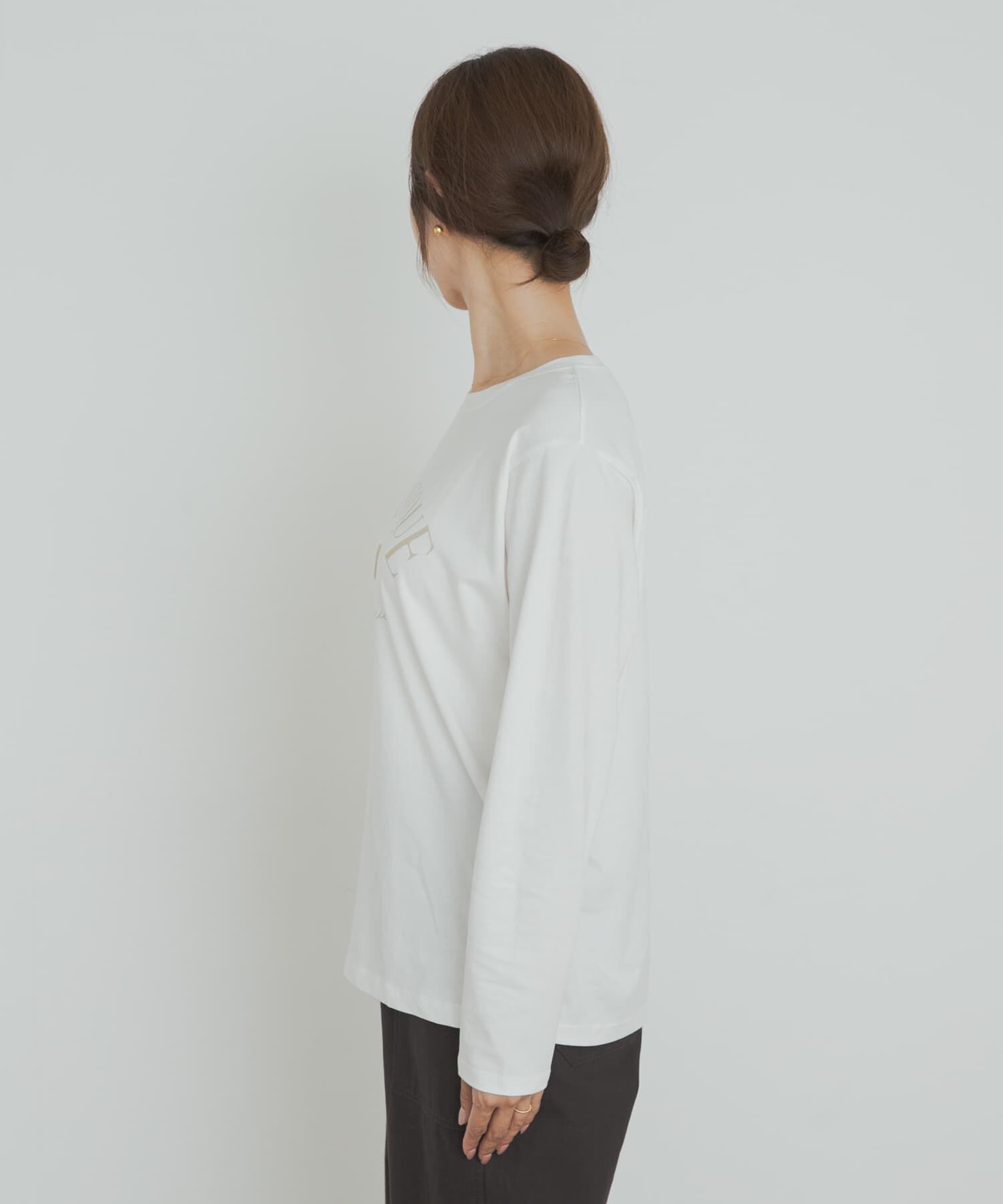 URBAN RESEARCH DOORS「ロゴプリント＋刺しゅうロングTシャツ」|Tシャツ・カットソー|