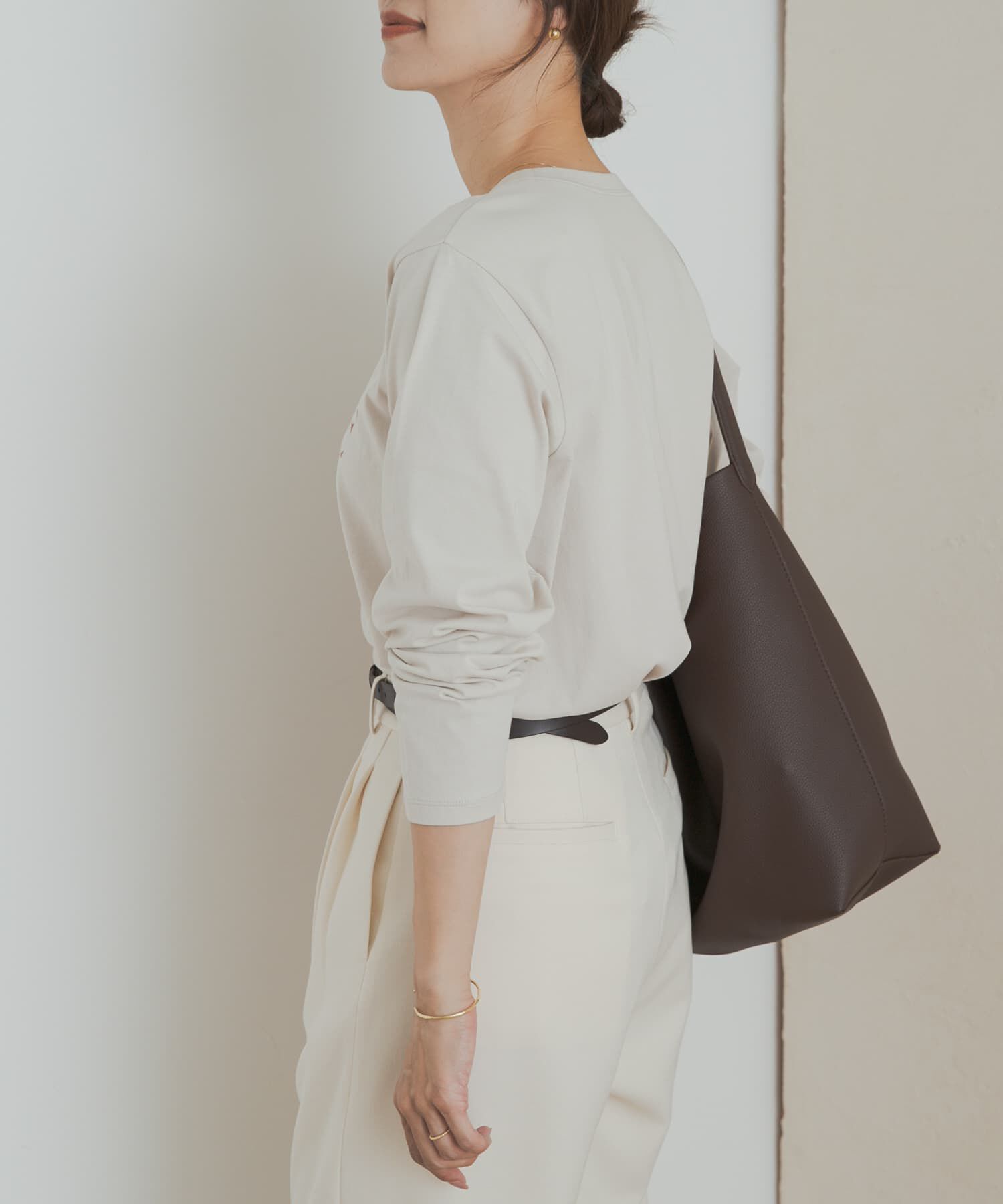 URBAN RESEARCH DOORS「ロゴプリント＋刺しゅうロングTシャツ」|Tシャツ・カットソー|