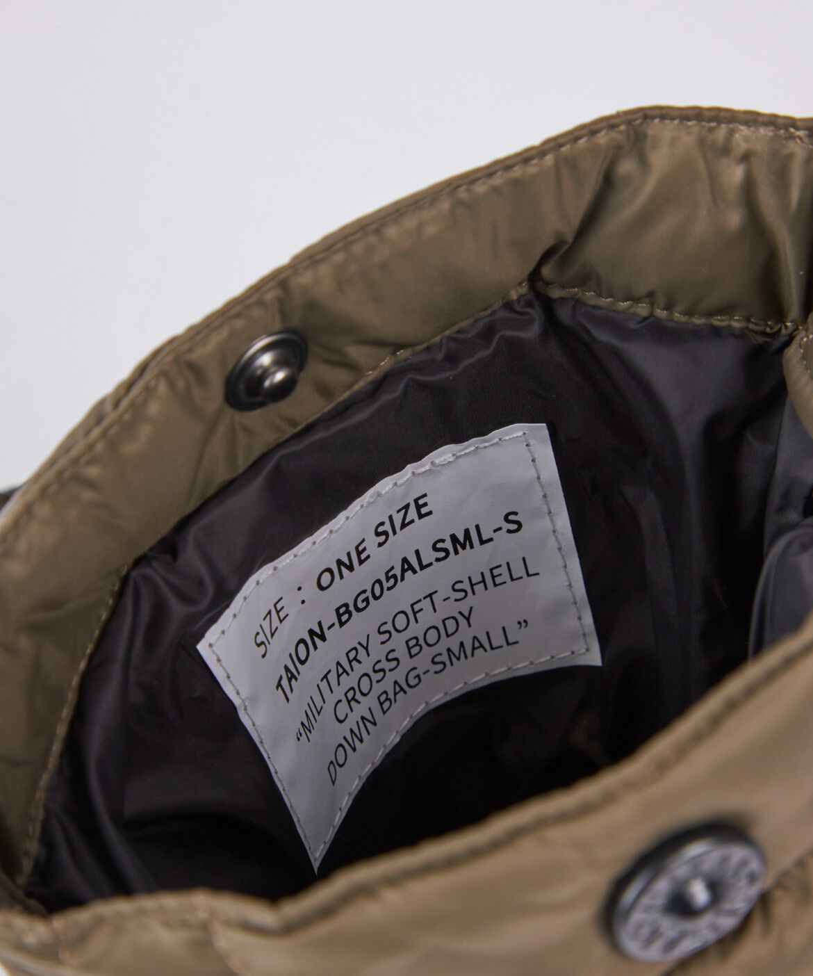 DAY by DAY it&rsquo;s international「ミリタリー クロスボディ ダウンバッグS-ソフトシェル 《TAION/タイオン》」|ショルダー・メッセンジャー|