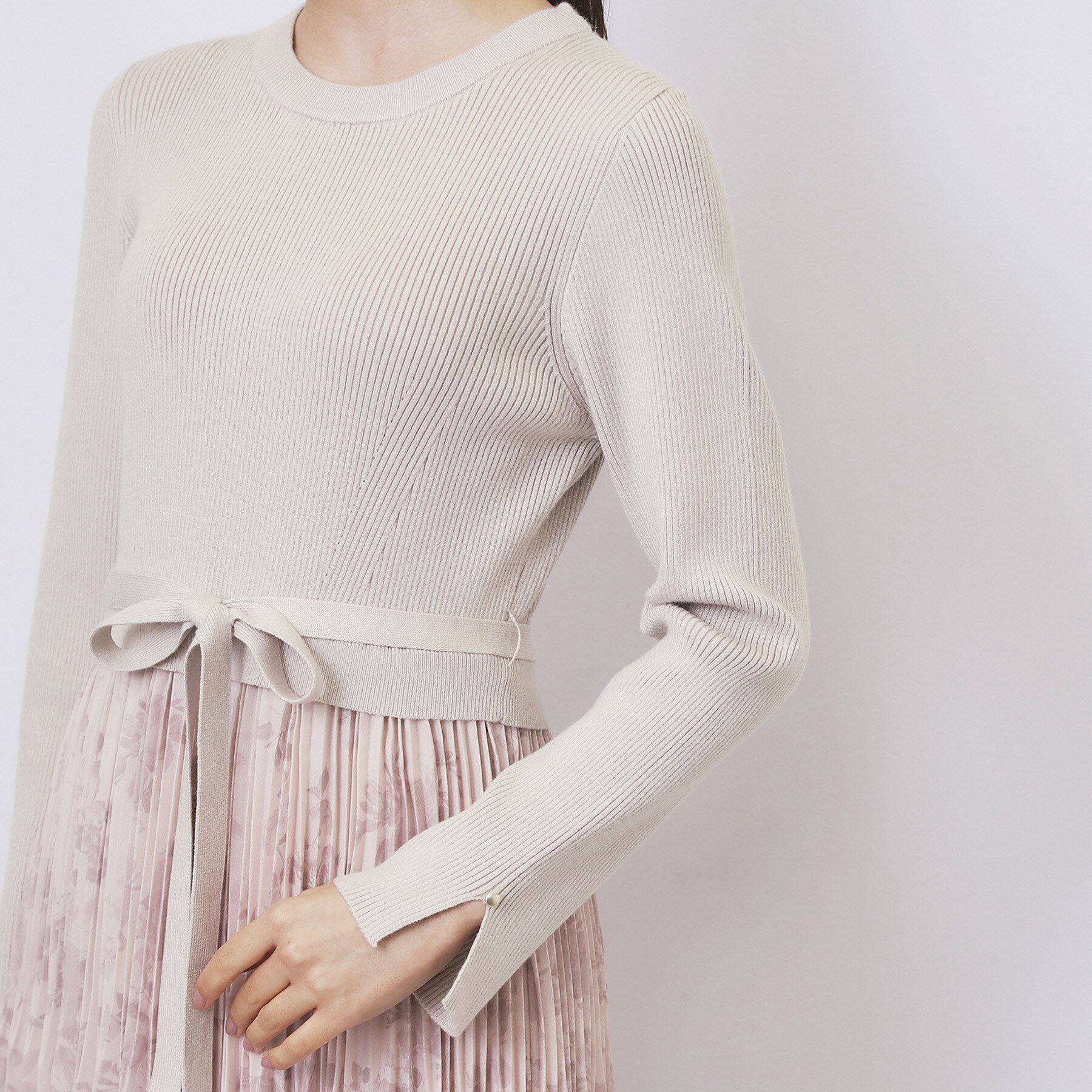 index「フラワープリーツドッキングニットワンピース【洗濯機OK】」|ワンピース|