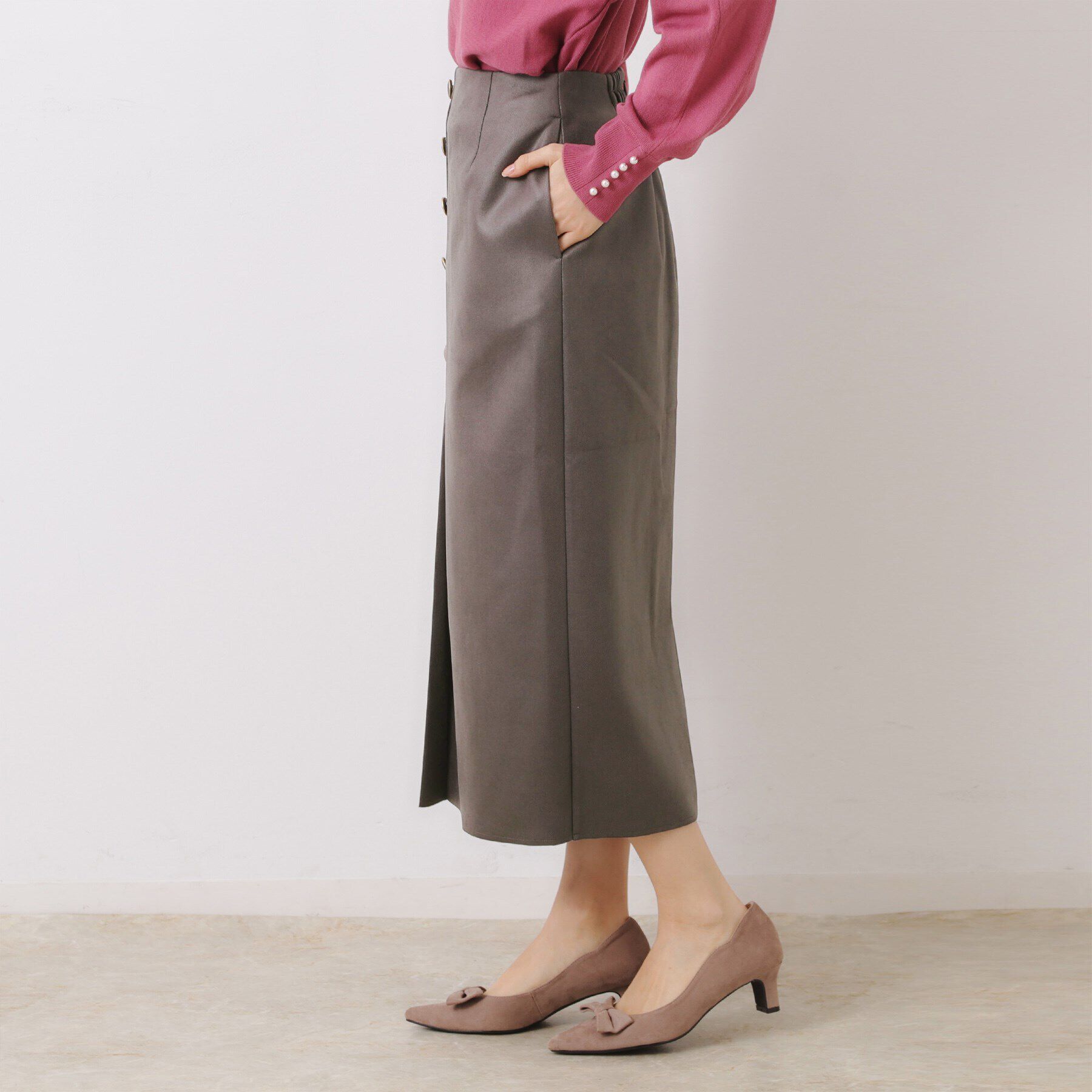 Couture broach「【体のラインを拾いにくい・お仕事にも】マシュマロスエード調タイト」|スカート|