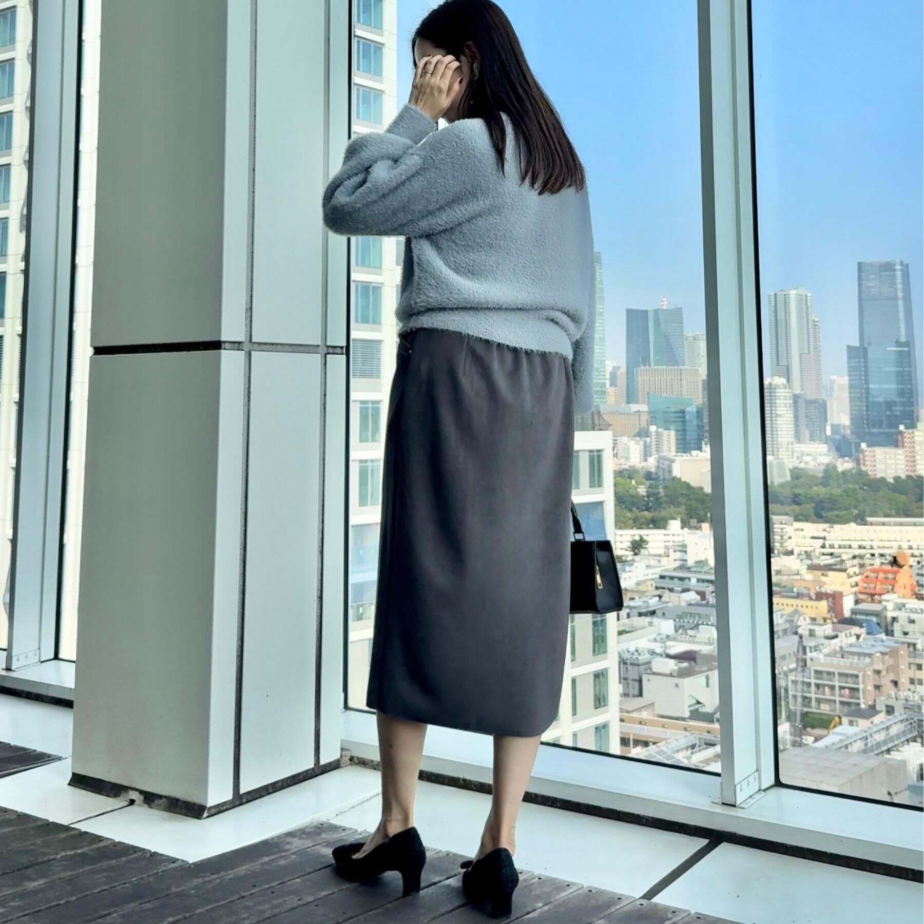 Couture broach「【高見え・大人可愛い】ビジューリボン釦 前後2WAYフェザーカーディガントップス」|カーディガン|