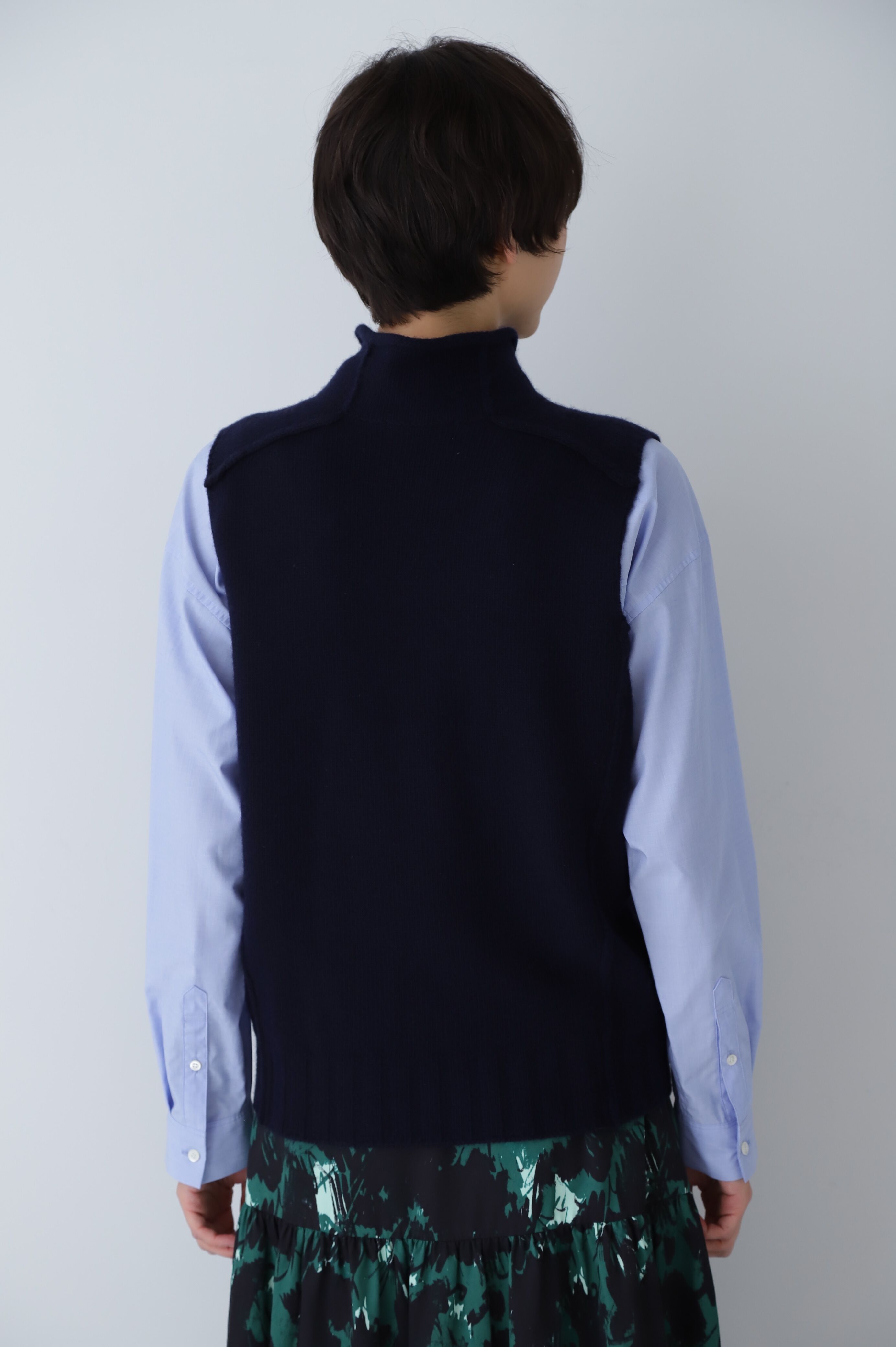  「◆アウトリンキングハイネックベスト」|ニット・セーター|