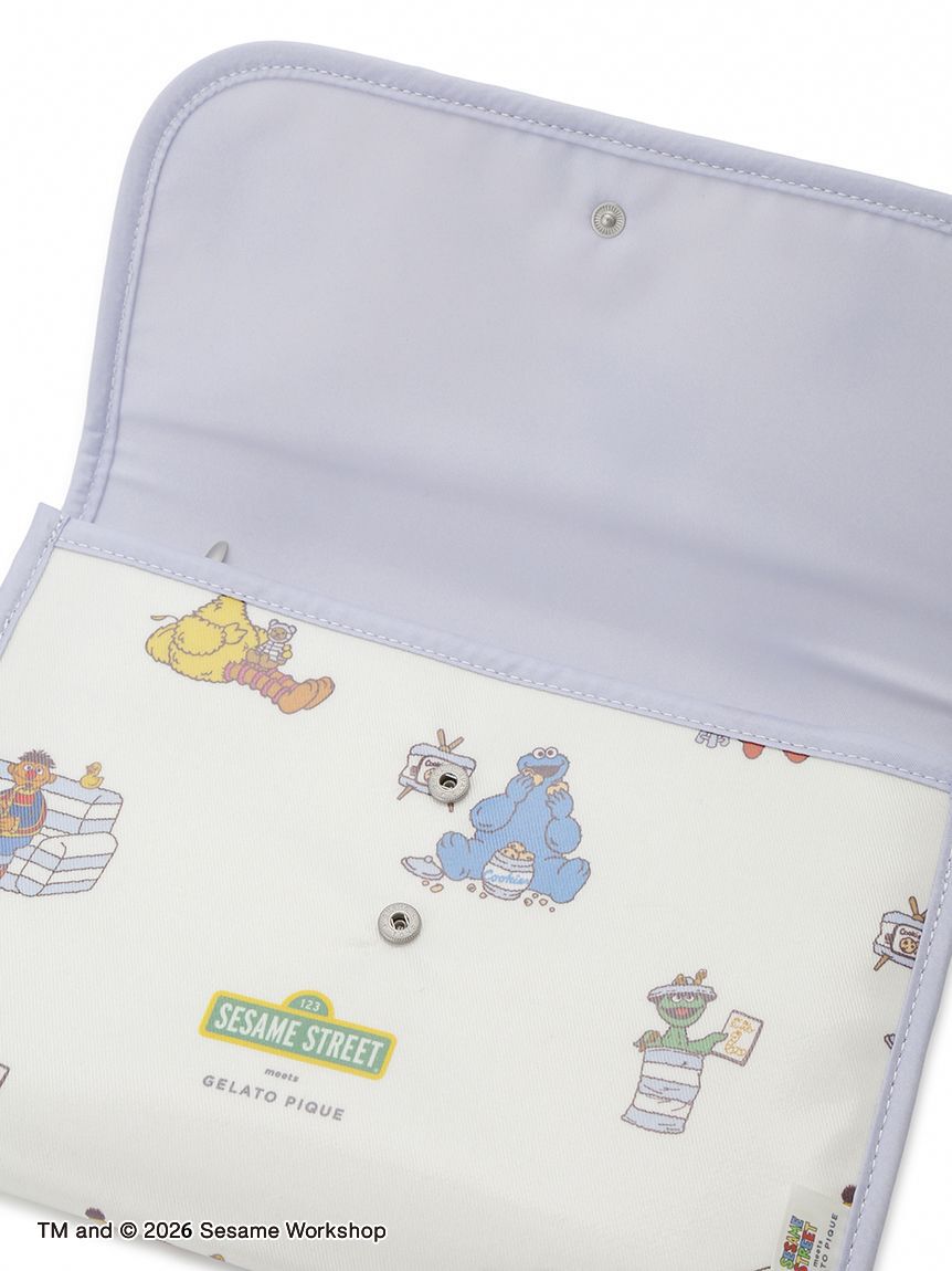 gelato pique「【SESAME STREET】総柄母子手帳ケースM」|マタニティ・ママグッズ|