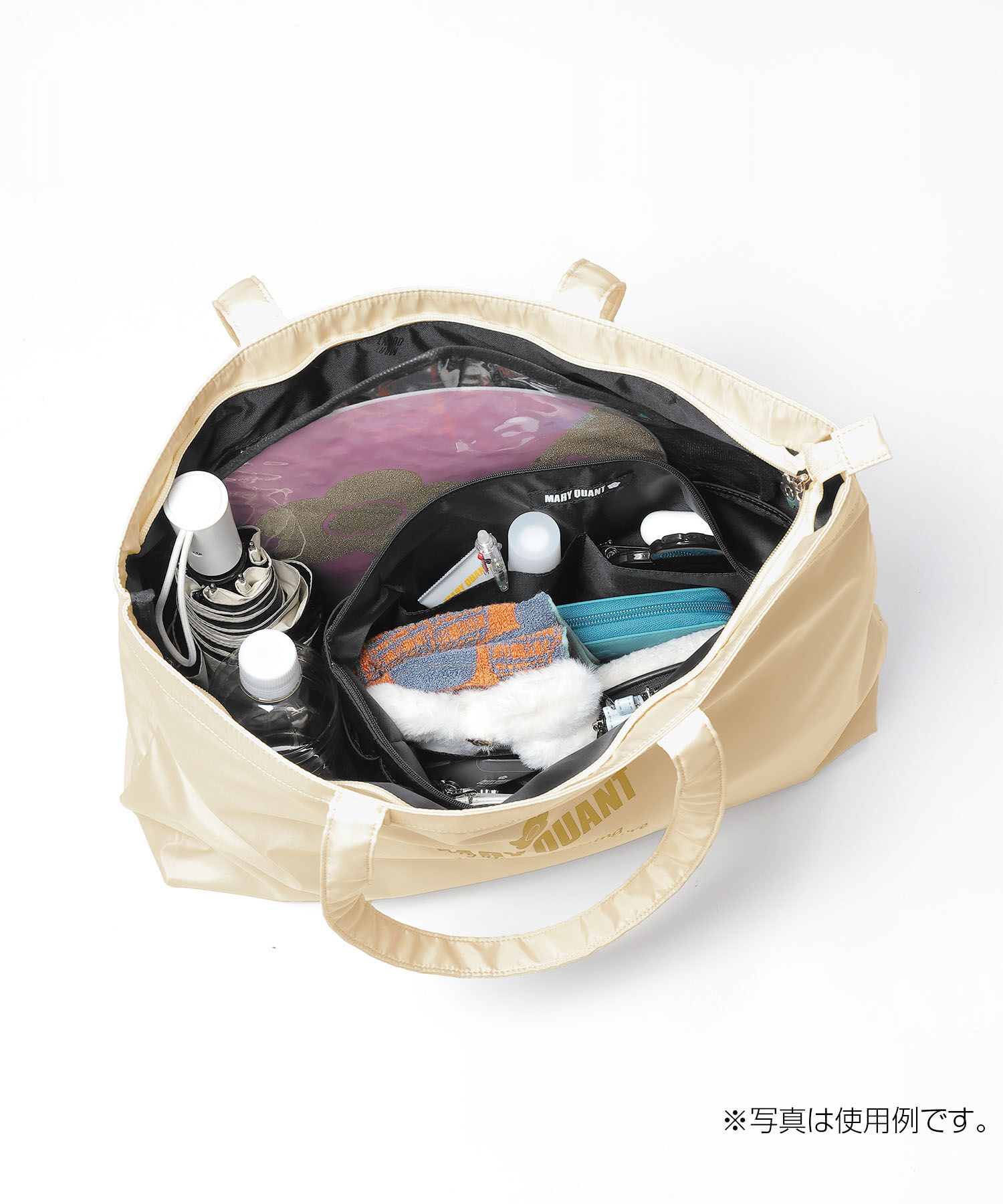 MARY QUANT「ゴールドロゴプリント インナーキャリングポーチL」|ポーチ|