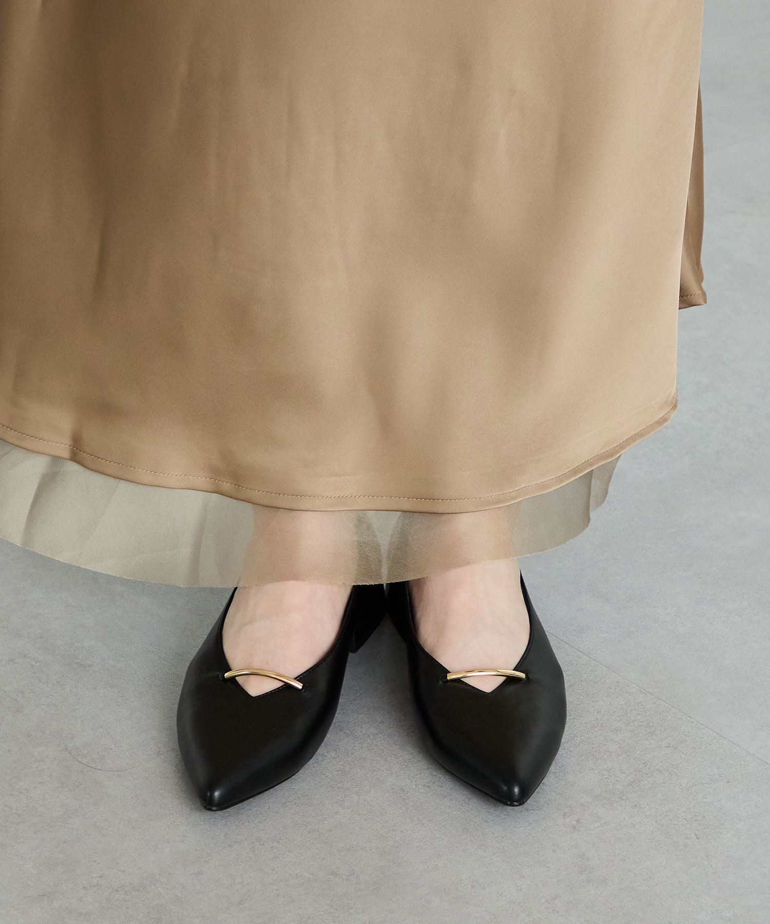 ORiental TRaffic「【WEB限定】ラインメタルパーツ ポインテッドトゥ パンプス /55304 フラット シンプル」|パンプス|