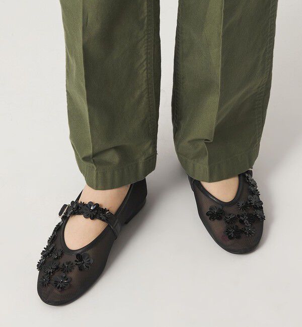 ODETTE E ODILE「フラワーモチーフメリージェーンフラット10&uarr;」|パンプス|