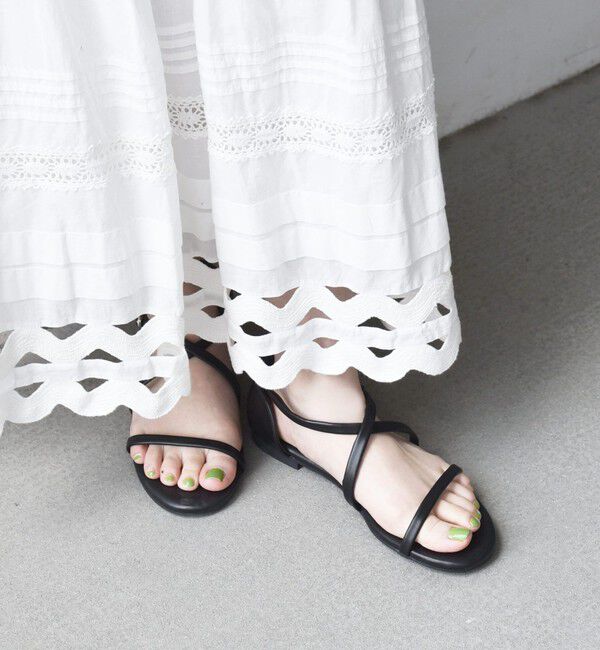 SHIPS any「《予約》【SHIPS any別注】eblouna: フラット ナロー ストラップ サンダル」|サンダル|