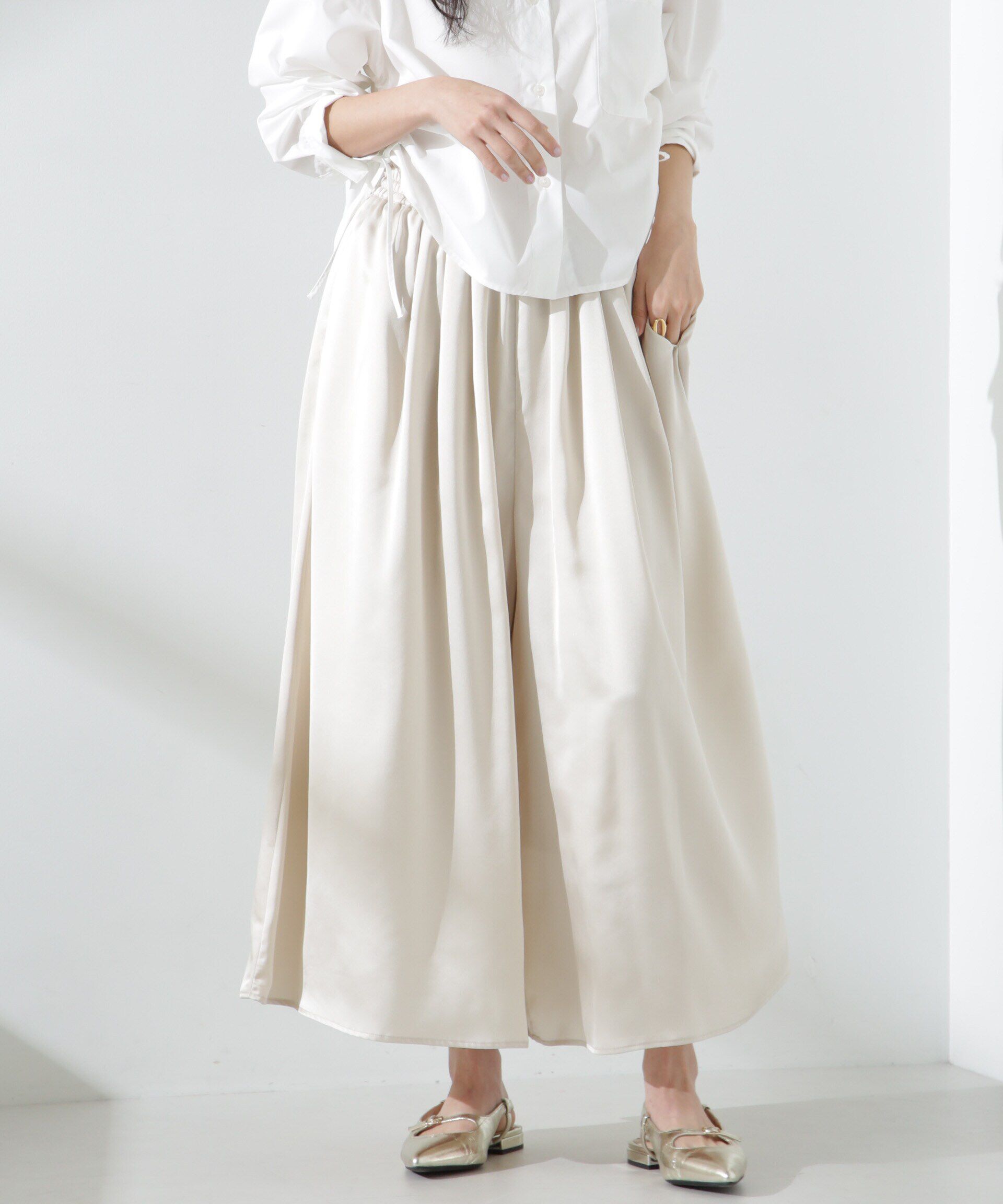nano･universe「サテンギャザースカートパンツ（セットアップ可）」|チノ|
