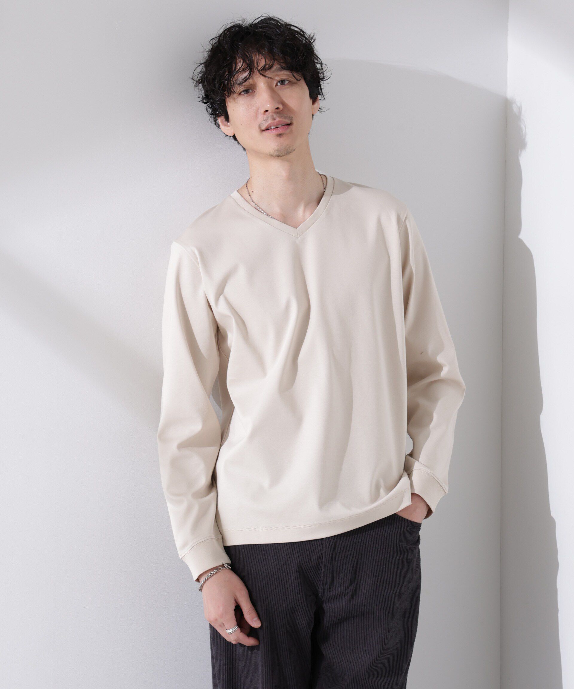 nano･universe「アンチスメル VネックTシャツ 長袖」|Tシャツ・カットソー|ベージュ