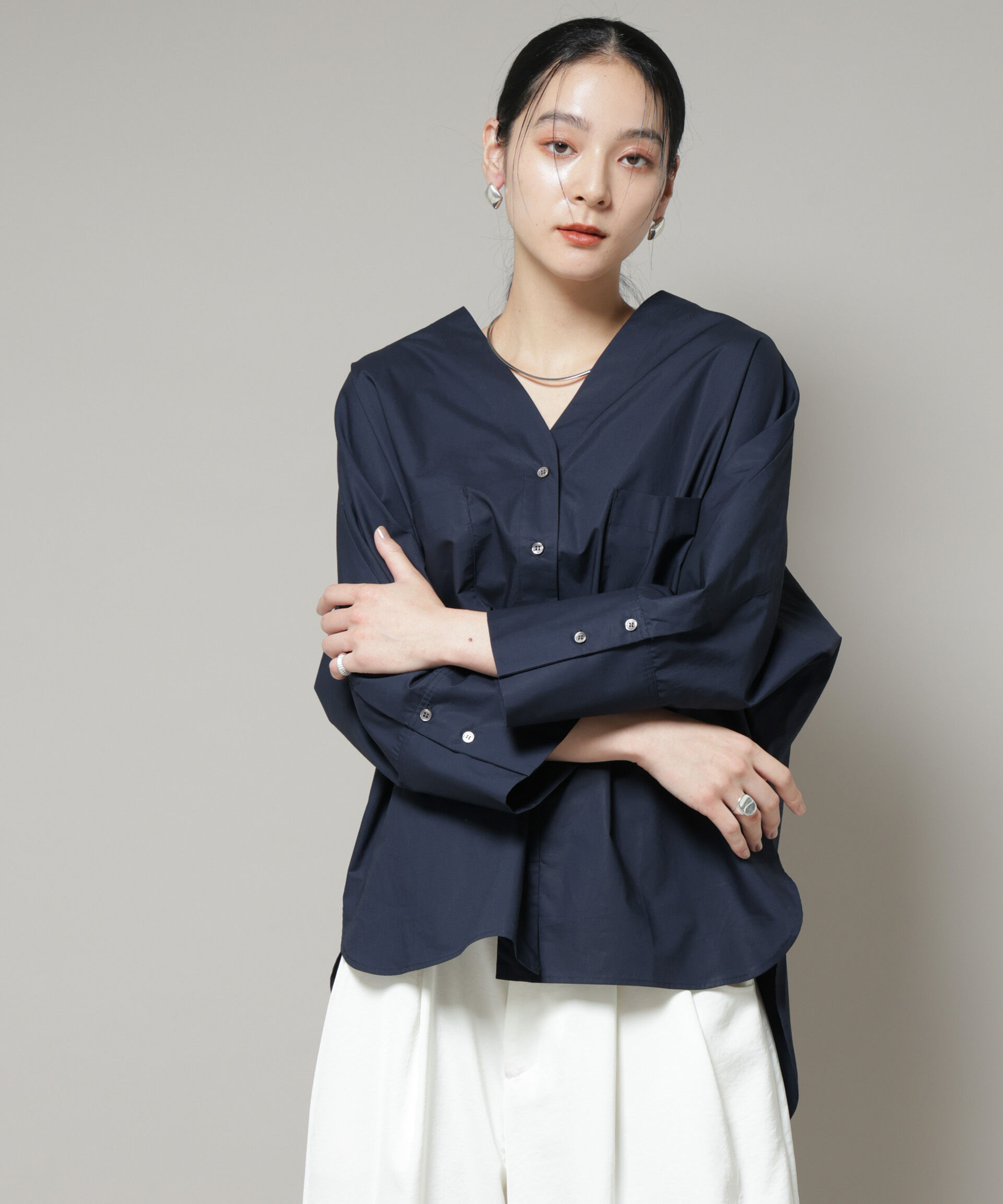 nano･universe「Vネックオーバーサイズシャツ」|シャツ・ブラウス|