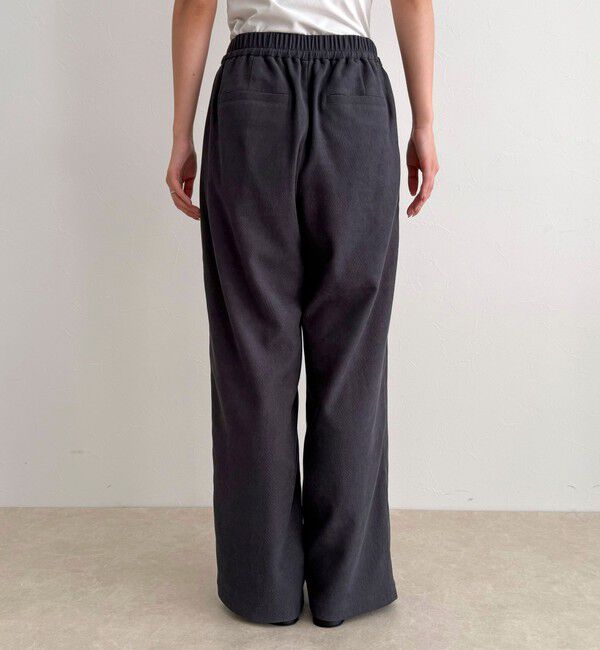 fredy emue「シルキーウォームセミワイドイージーパンツ」|チノ|