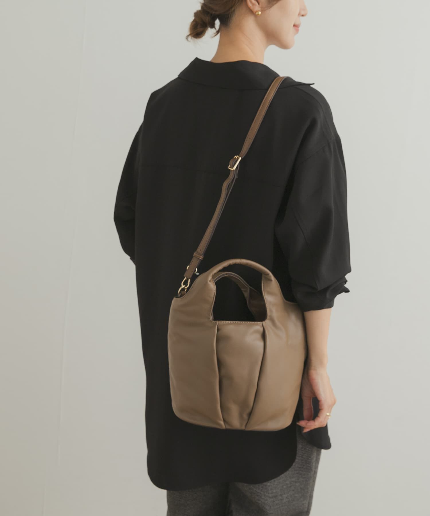 URBAN RESEARCH DOORS「パファーハンドルバッグ」|ハンドバッグ|