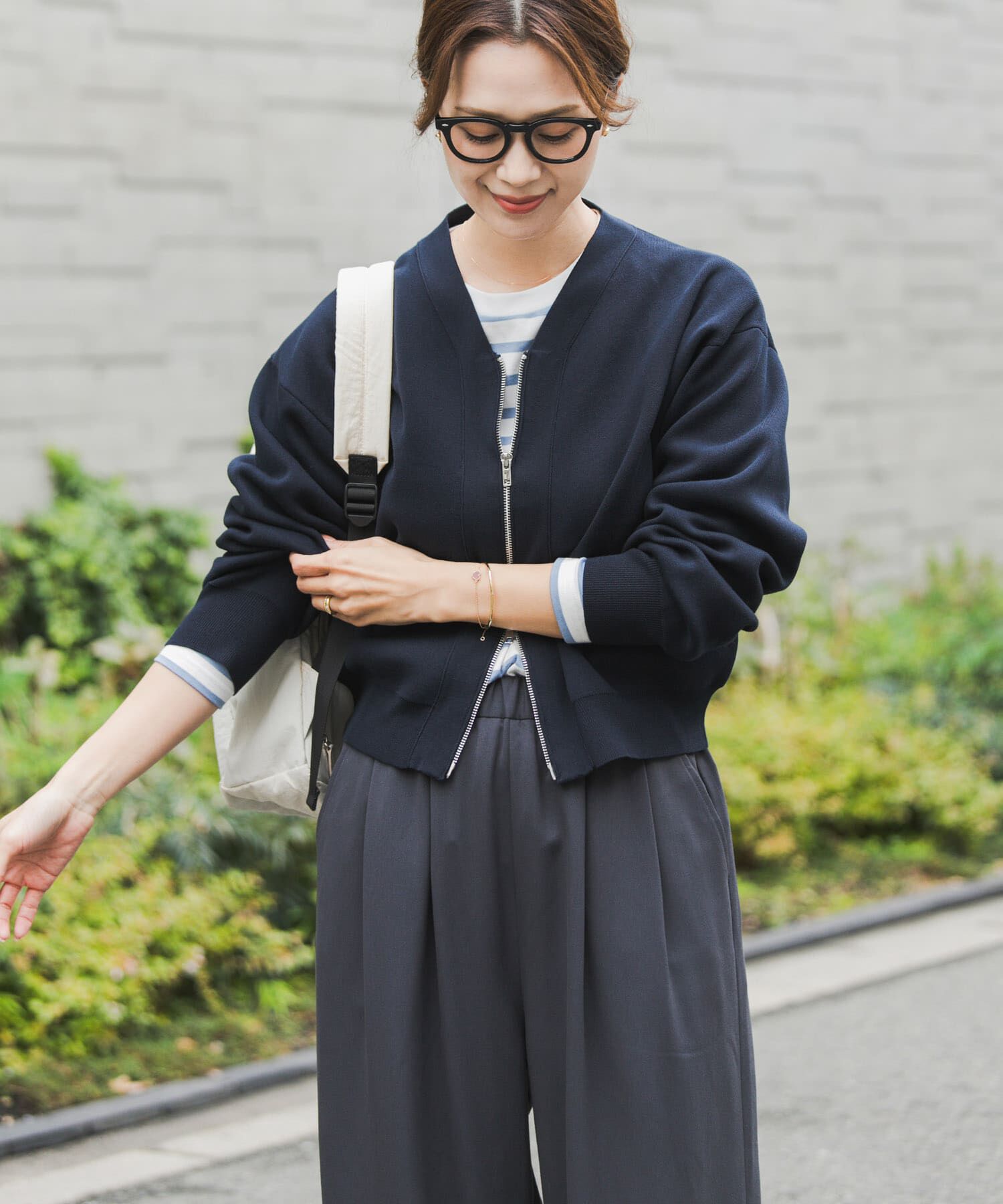 URBAN RESEARCH DOORS「『仁村紗和さん着用』『UR TECH Renew Knit』VネックZIPカーディガン」|カーディガン|