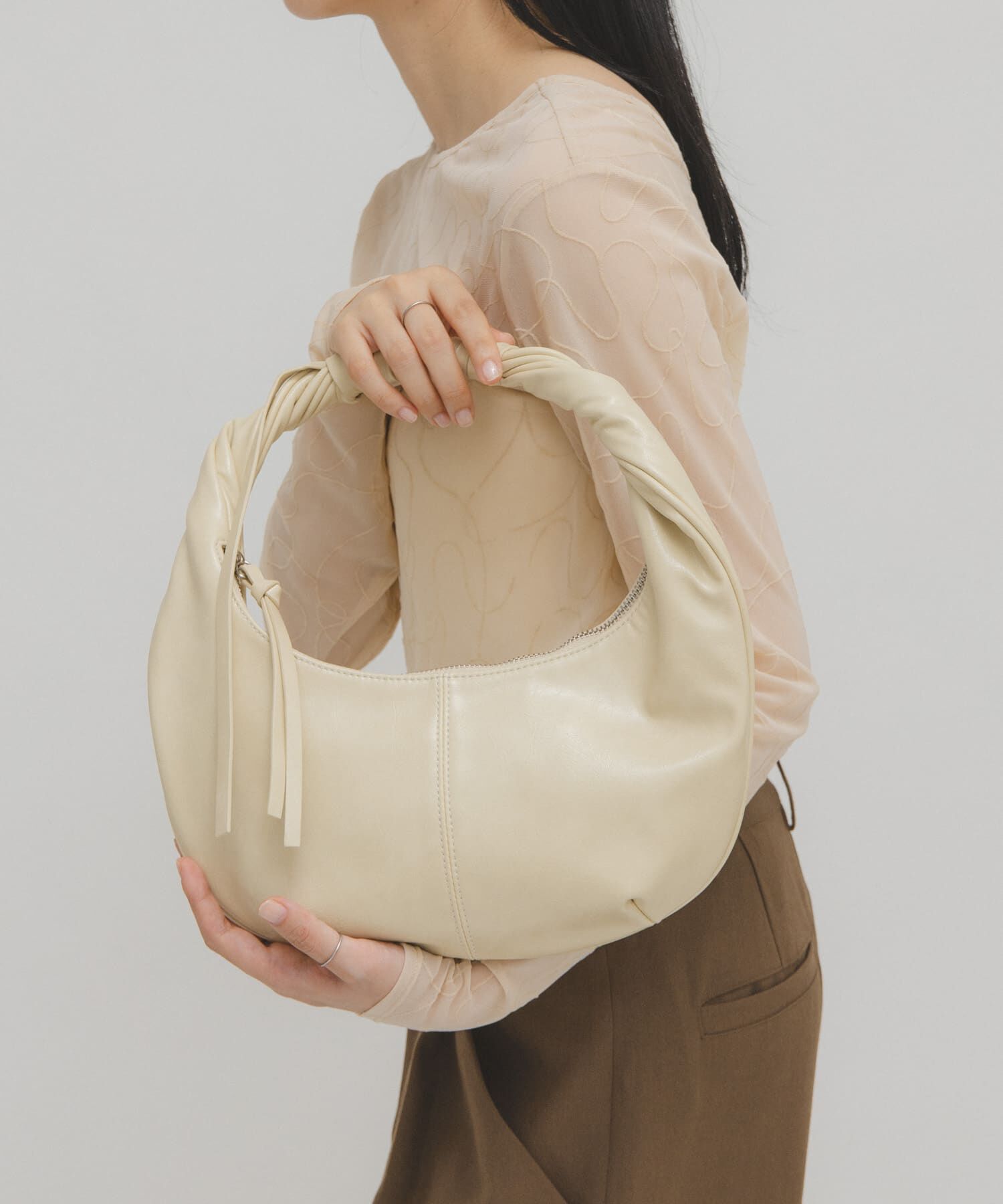  「ハンドルデザインサークルBAG」|ハンドバッグ|アイボリー