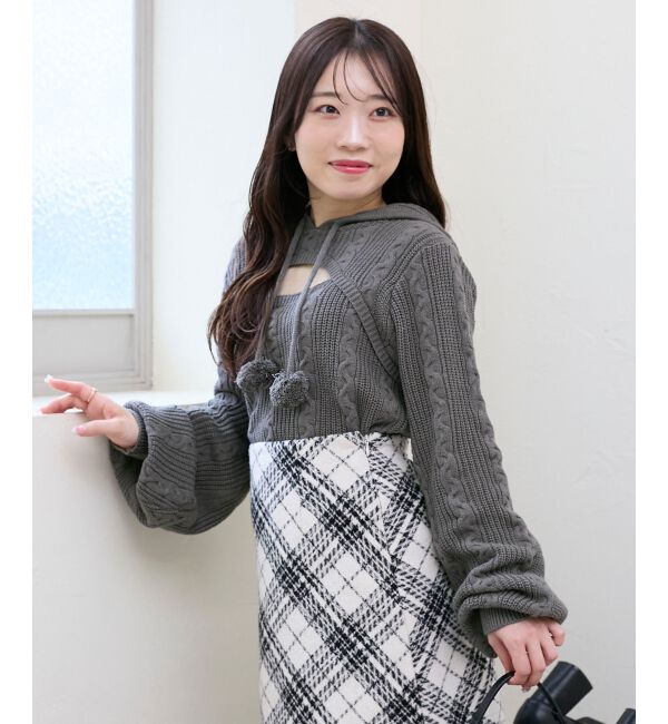  「ポンポン付きフードケーブルニット」|ニット・セーター|