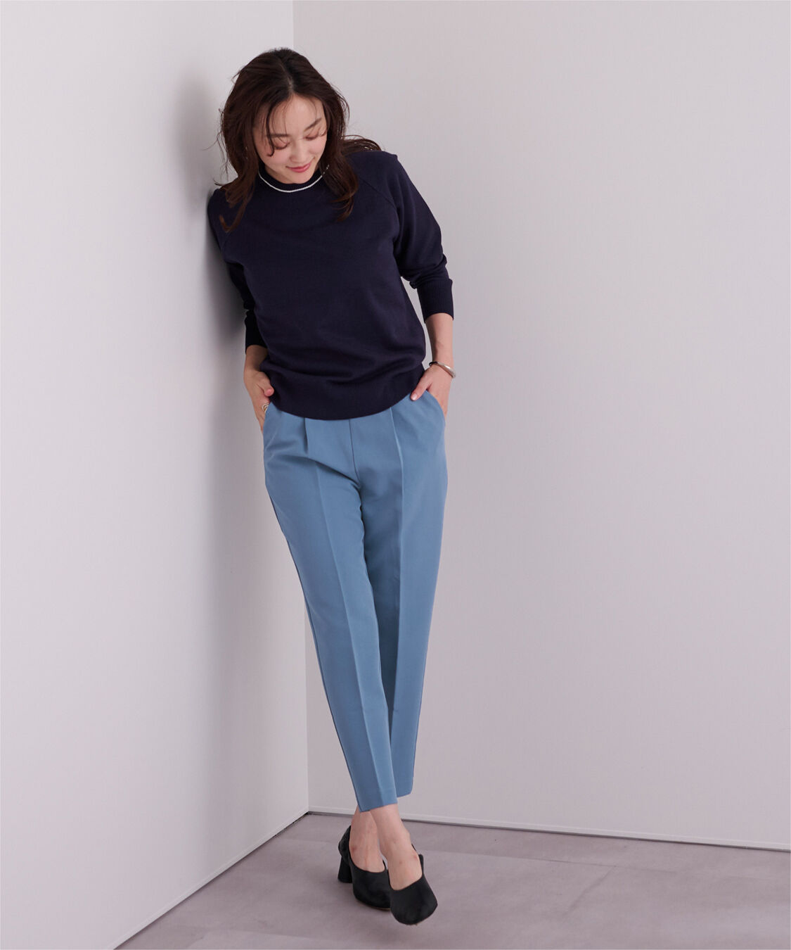 ur's「ハイウエストタックテーパードパンツ」|スラックス|