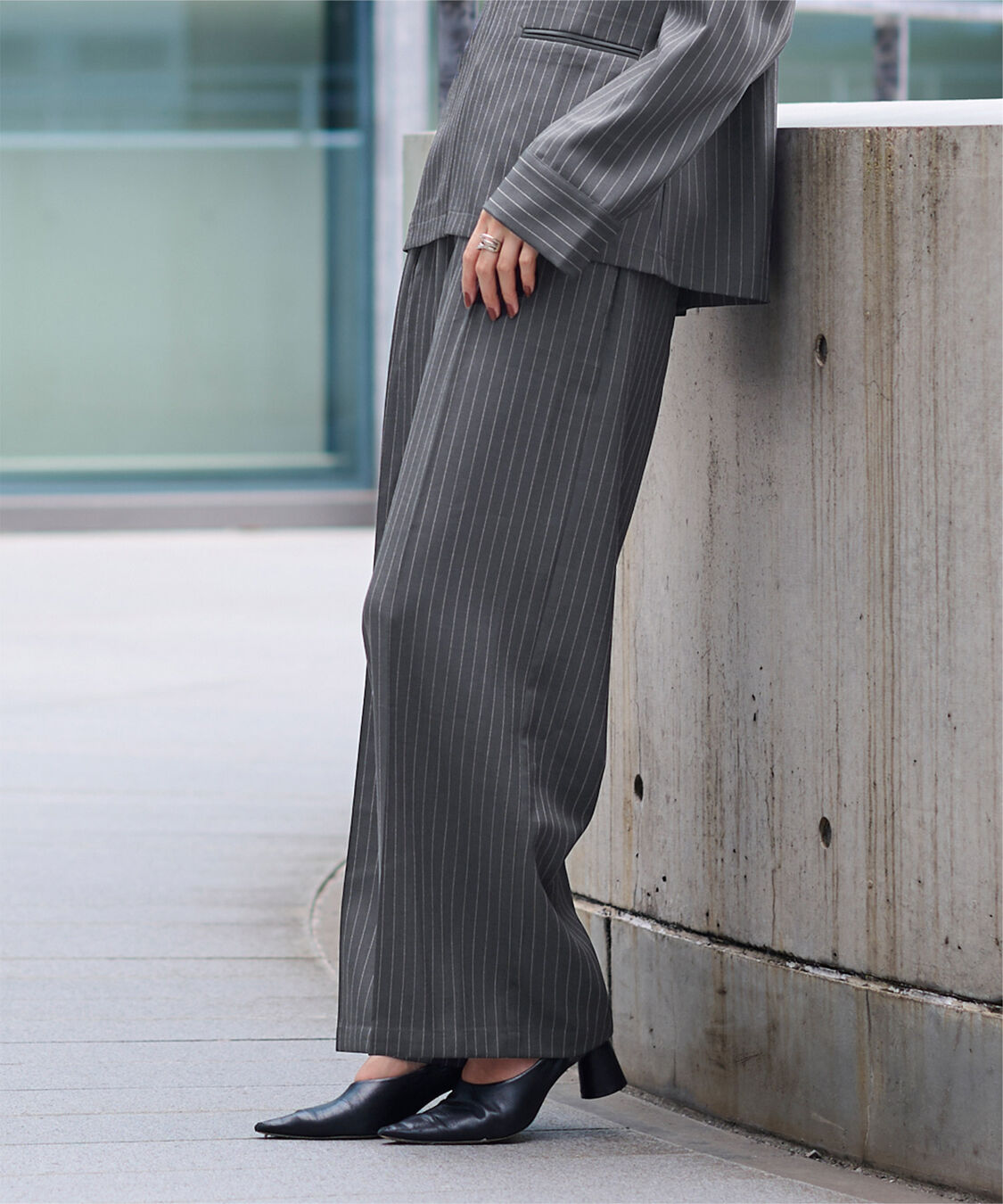 ur's「センタープレスタックワイドパンツ」|スラックス|