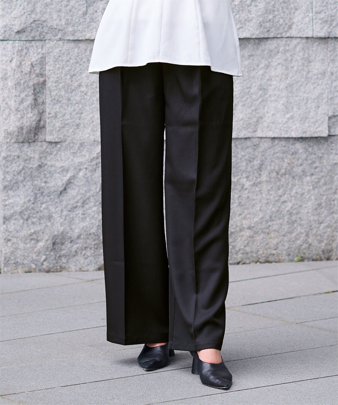 ur's「センタープレスタックワイドパンツ」|スラックス|ブラック