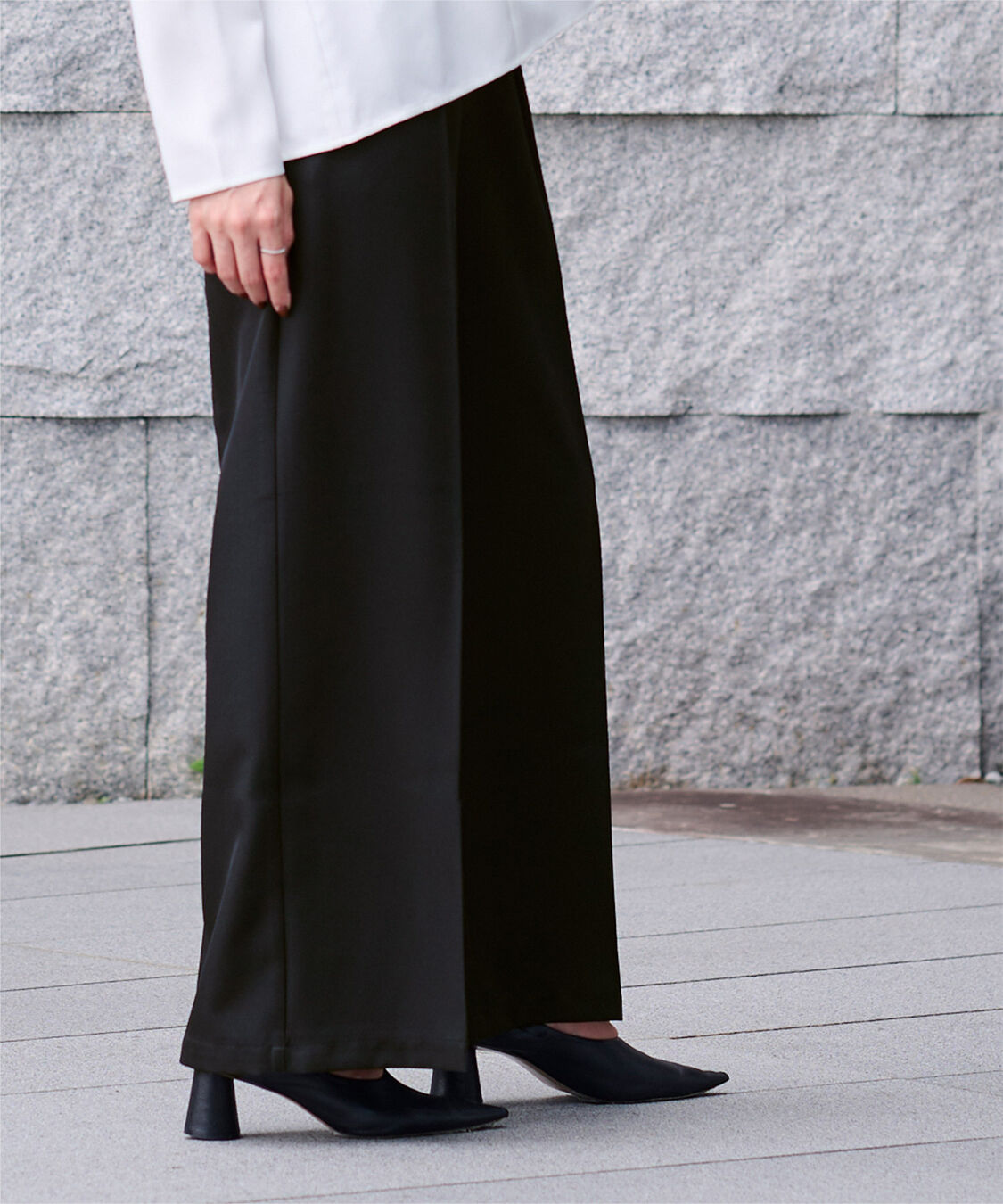 ur's「センタープレスタックワイドパンツ」|スラックス|