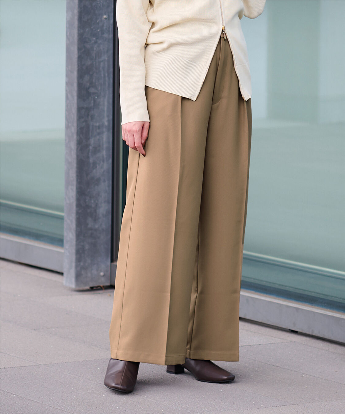 ur's「センタープレスタックワイドパンツ」|スラックス|