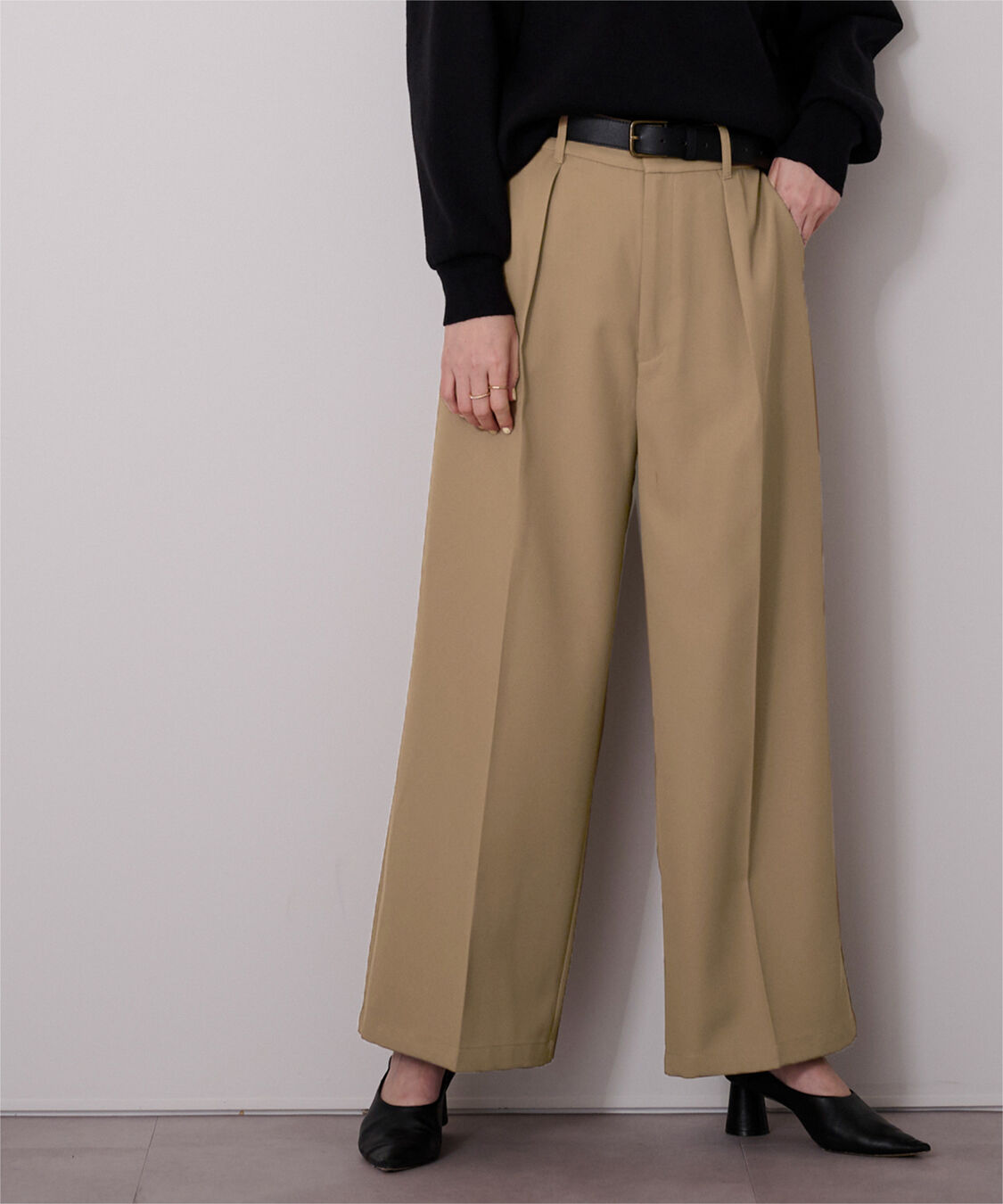 ur's「センタープレスタックワイドパンツ」|スラックス|