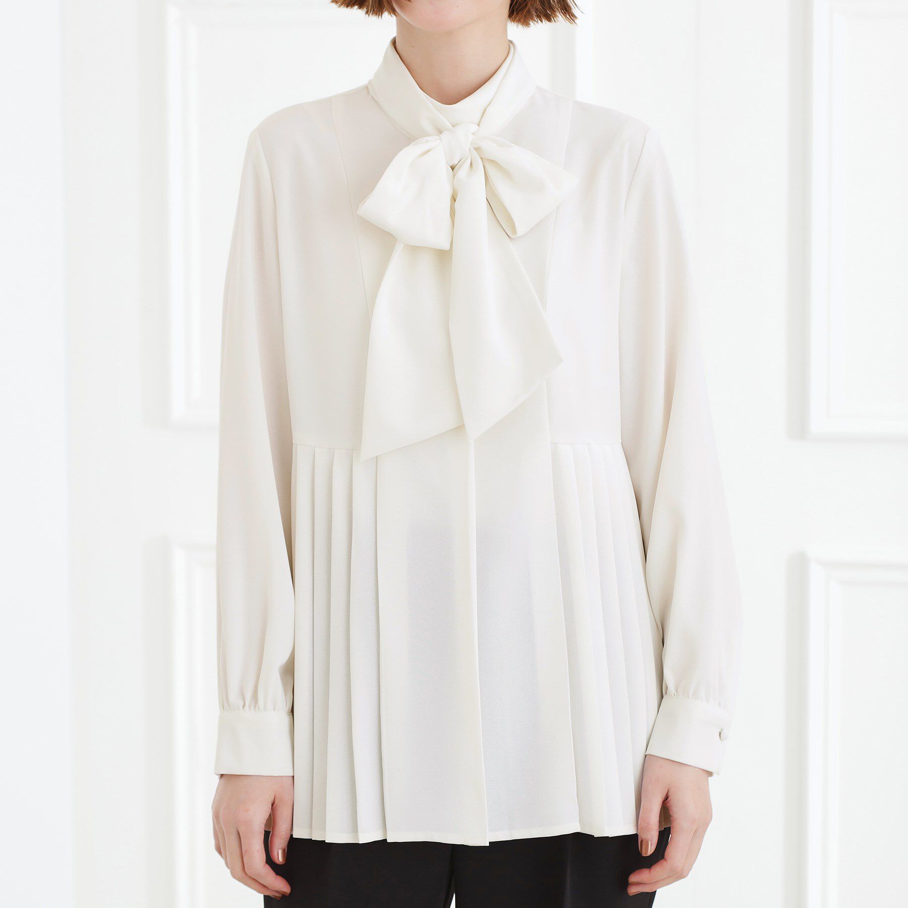grove「【マシンウォッシュ/防シワ/UVカット】裾プリーツ取り外しボウタイブラウス」|シャツ・ブラウス|