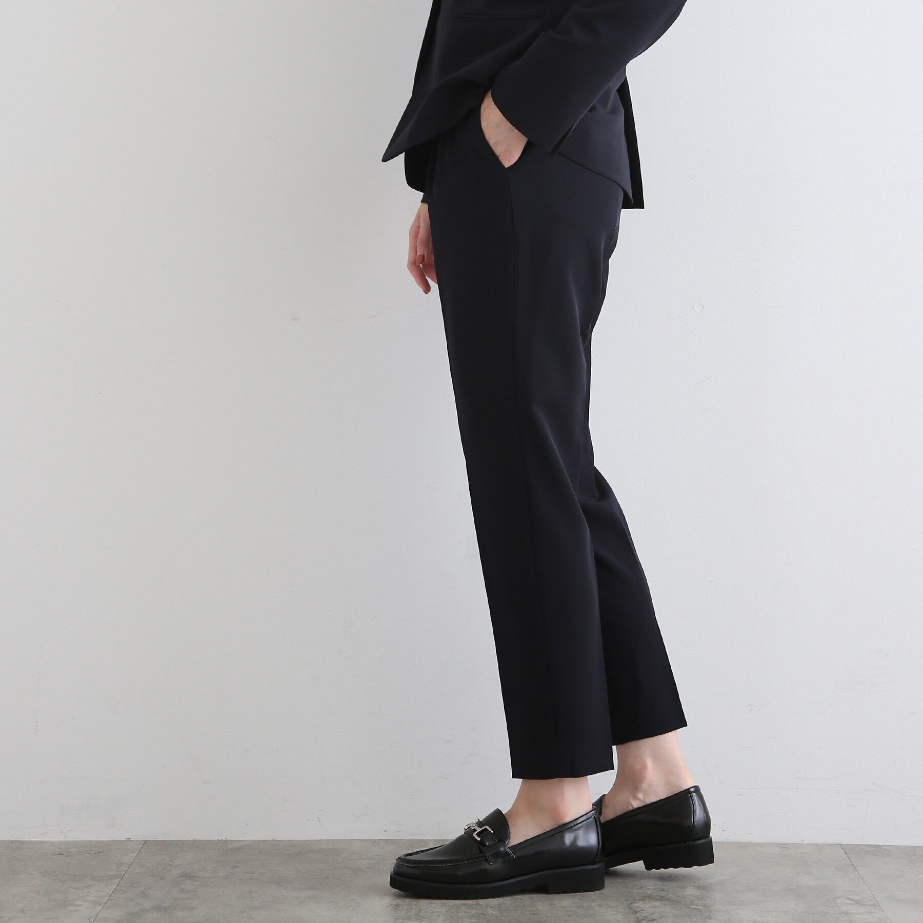 INDIVI「【洗える/UVケア/エコ/日本製】ストレッチ タックテーパードパンツ」|スーツ|