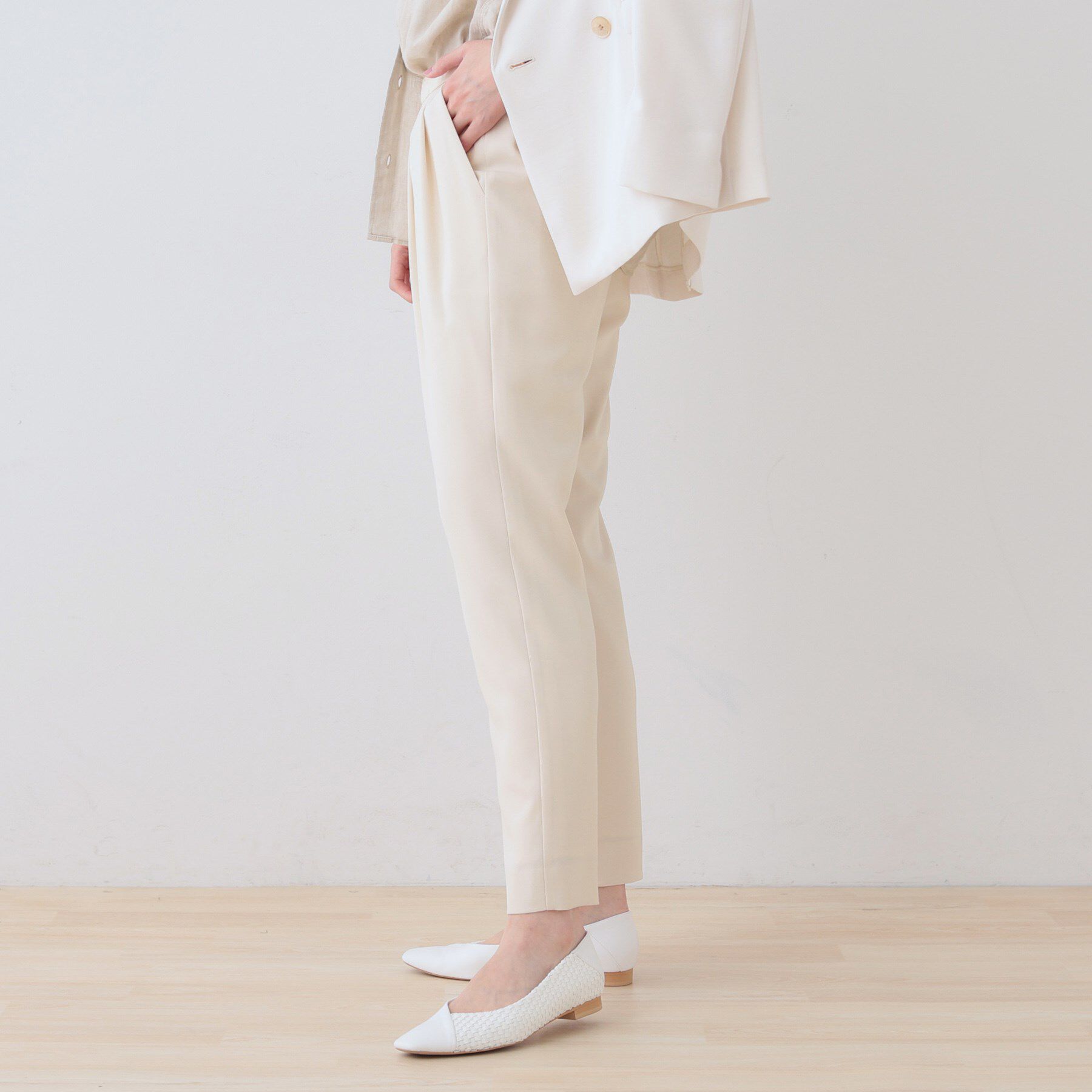 INDIVI「【洗える／ストレッチ】タックテーパードパンツ」|その他|