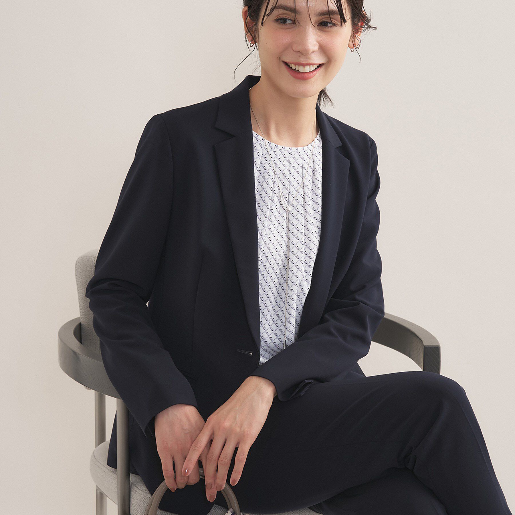 INDIVI「【通勤スーツ／洗える】ストレッチテーラードカラージャケット」|スーツ|ネイビー(094)