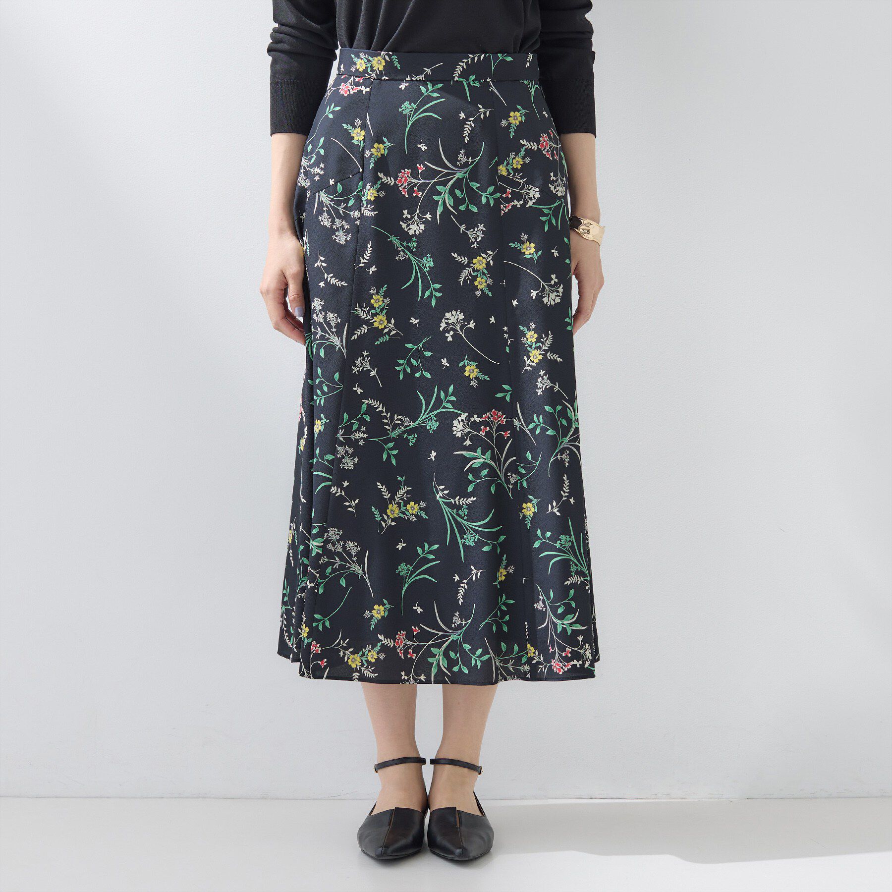 INDIVI「【SETUP可能】モダンフラワー柄フレアスカート」|スカート|