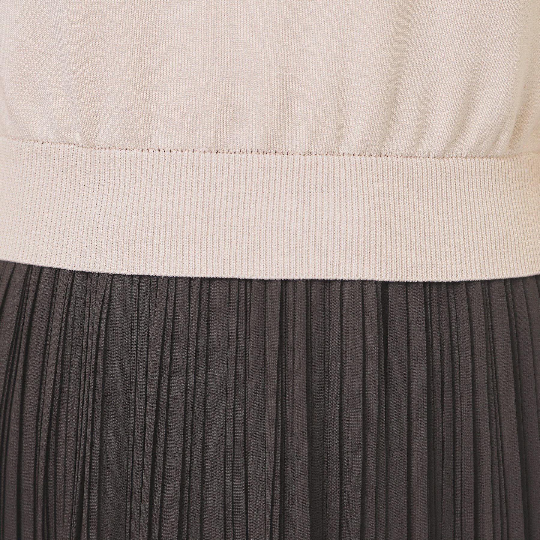 index「刺繍デザインドッキングプリーツワンピース【洗濯機OK】」|ワンピース|