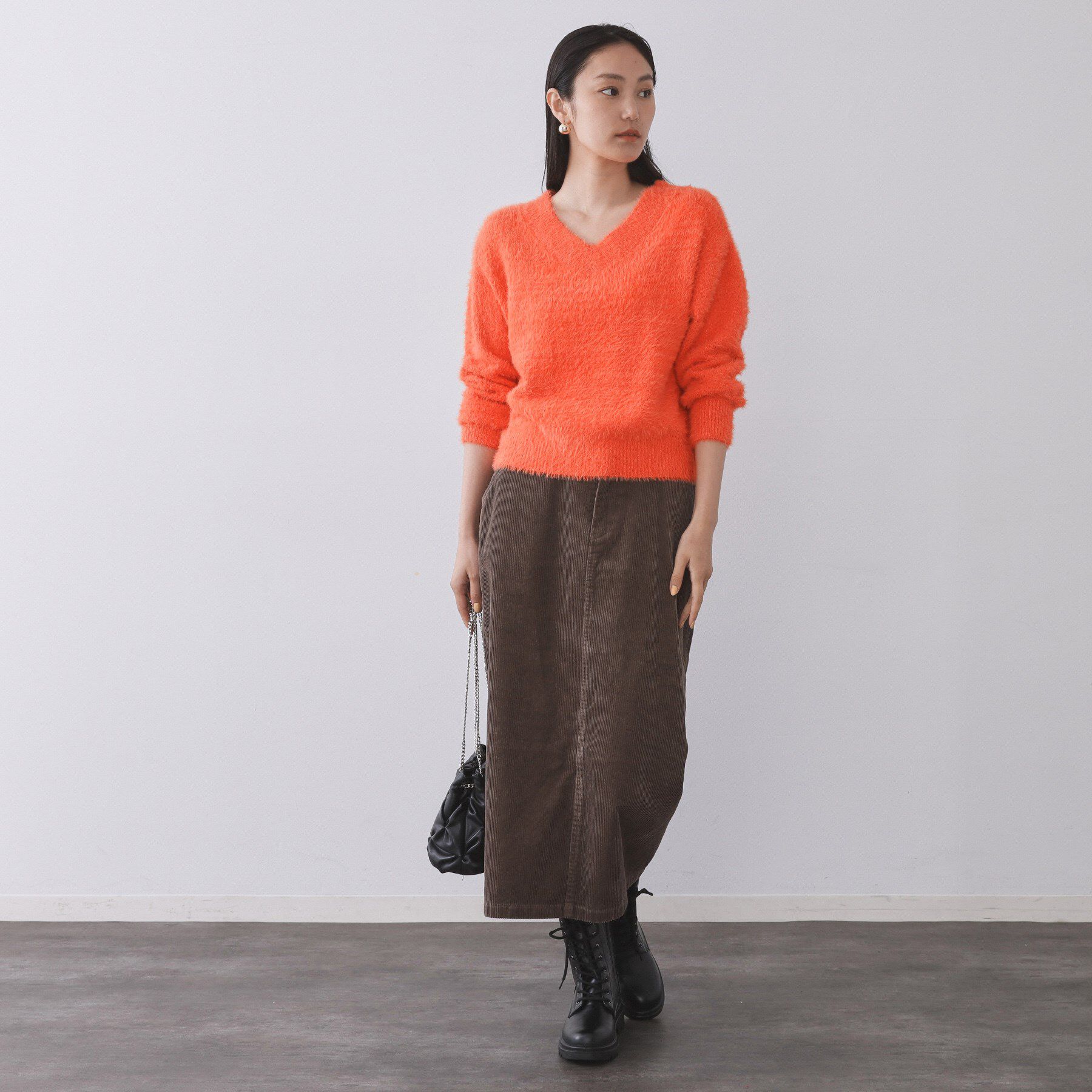 OPAQUE.CLIP「スパンコールフェザーVネックニット【洗濯機OK】」|ニット・セーター|