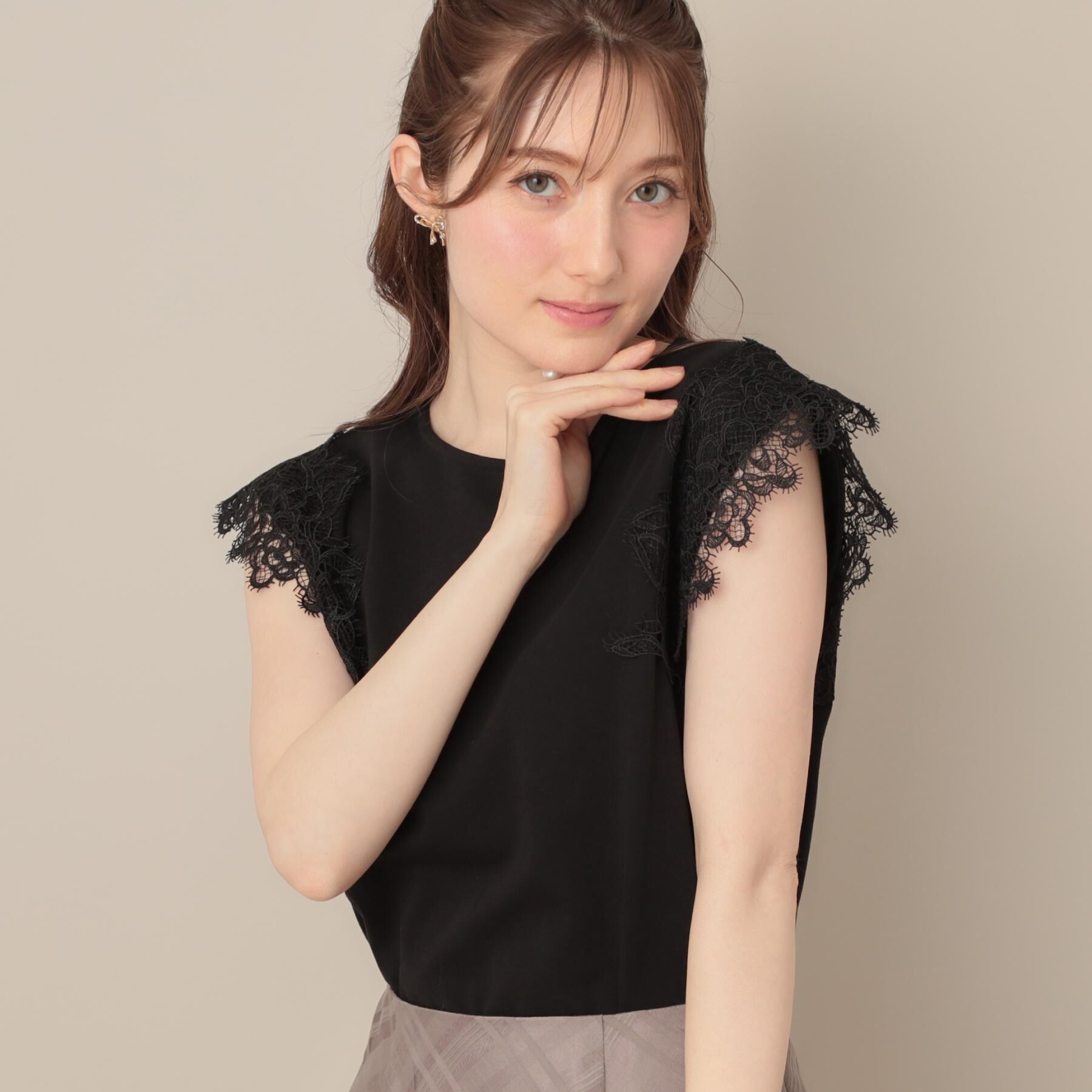 Couture broach「【マシンウォッシャブル・UVケア・接触冷感】フレンチ肩レースカットソー」|Tシャツ・カットソー|ブラック(019)