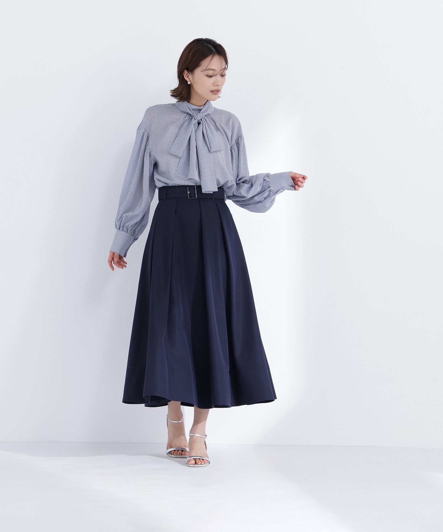  「ベルテッドタックフレアスカート」|スカート|ネイビー
