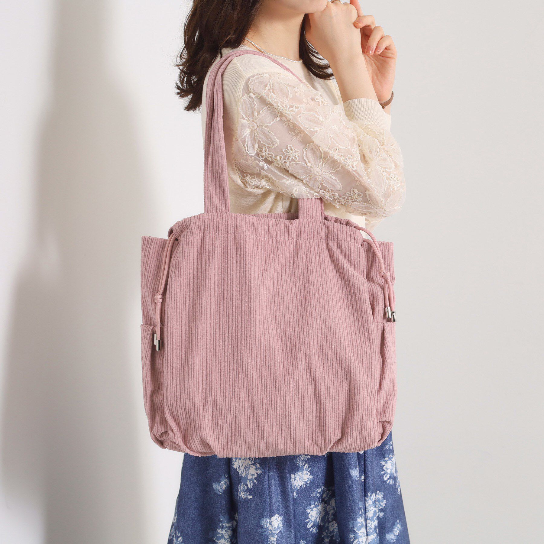 ITS&rsquo;DEMO「【A4対応】コーデュロイ巾着トート」|トートバッグ|ピンク(072)