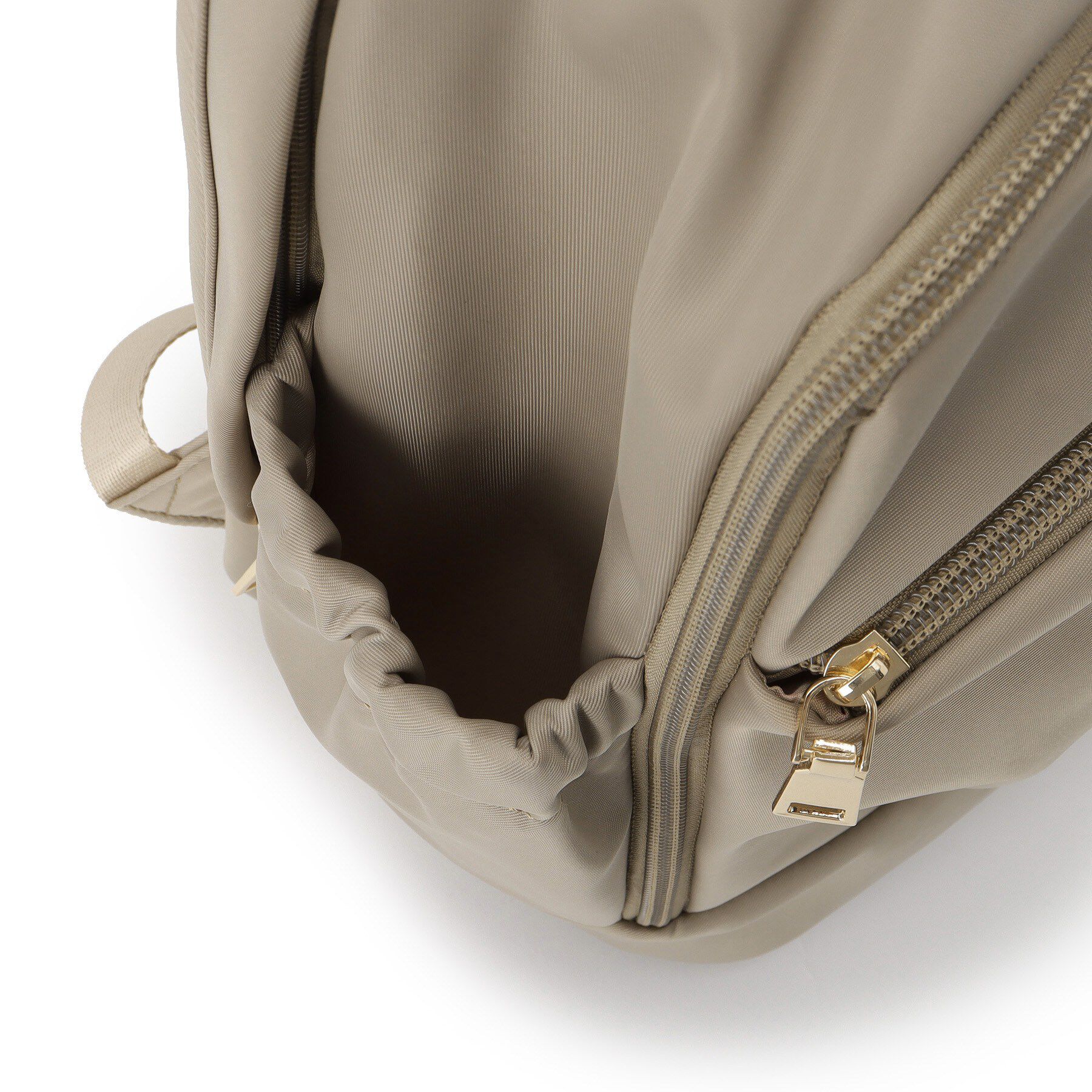 ITS&rsquo;DEMO「＜人間工学＞リュック」|リュック|