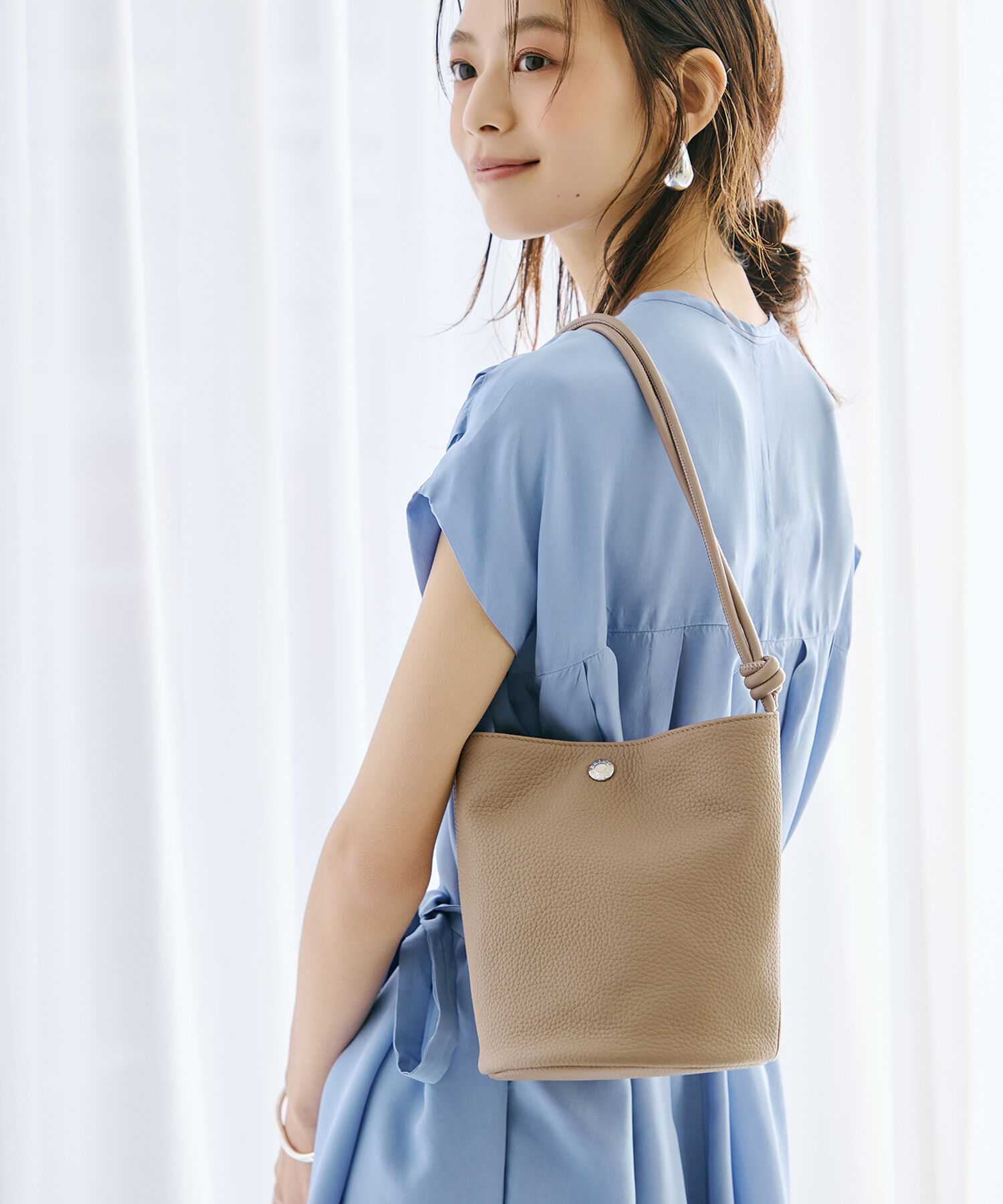 TOPKAPI BREATH「【Breath TOPKAPI】シュリンクレザー ノットハンドル 2way ショルダーバッグ」|ショルダー・メッセンジャー|グレージュ