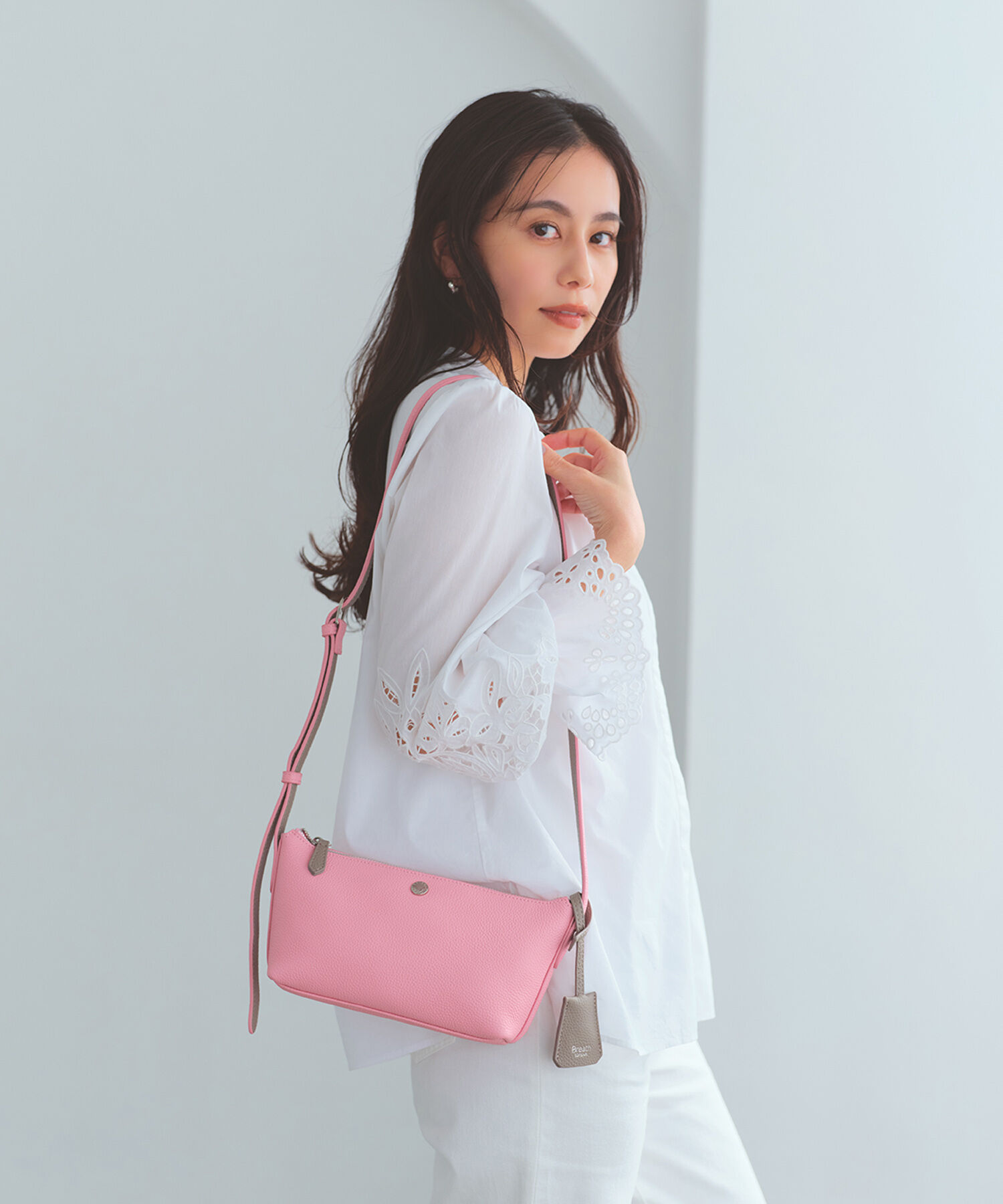 TOPKAPI BREATH「【Breath TOPKAPI】DUAL デュアル シュリンクレザー バイカラー ミニ ショルダーバッグ チャーム付き 」|ショルダー・メッセンジャー|ピンク