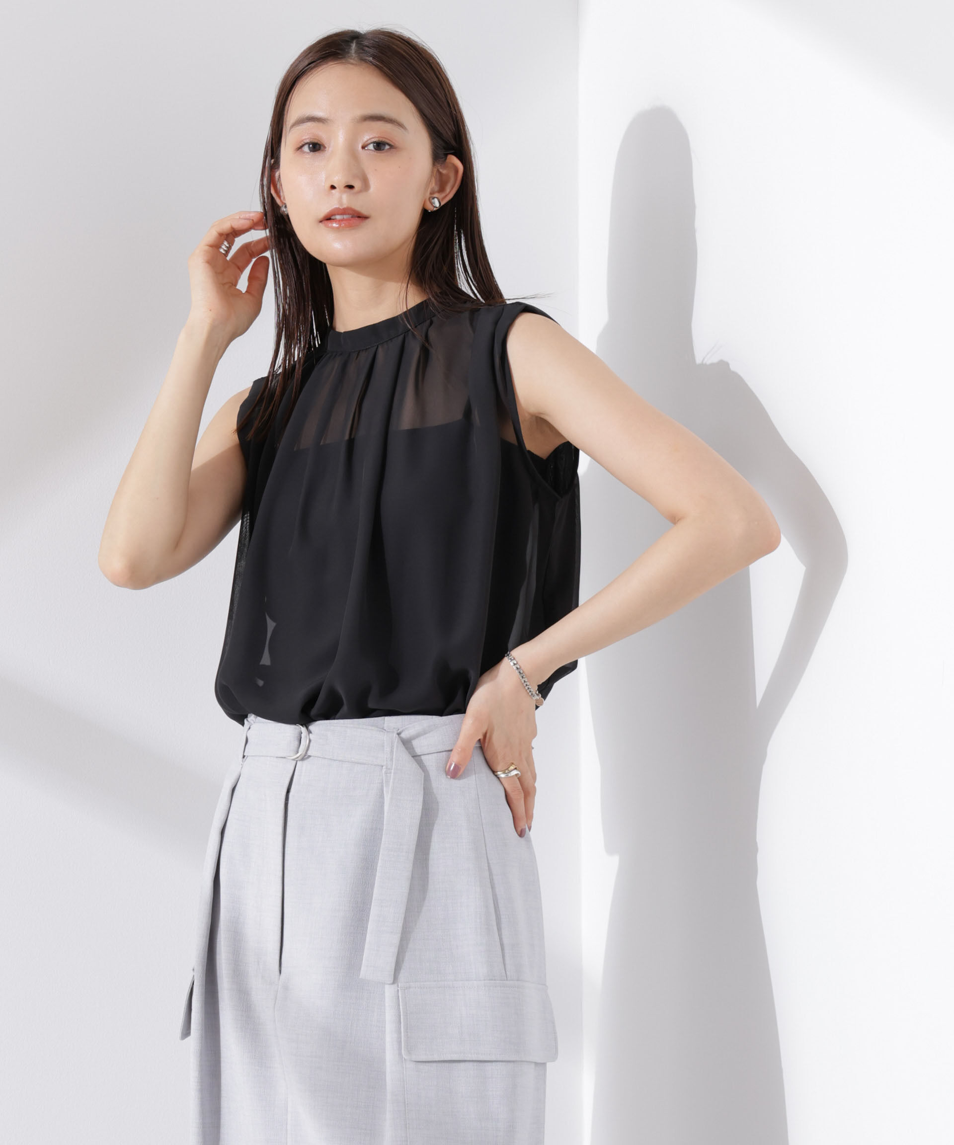 nano･universe「シアージョーゼットギャザーノースリーブブラウス」|シャツ・ブラウス|ブラック