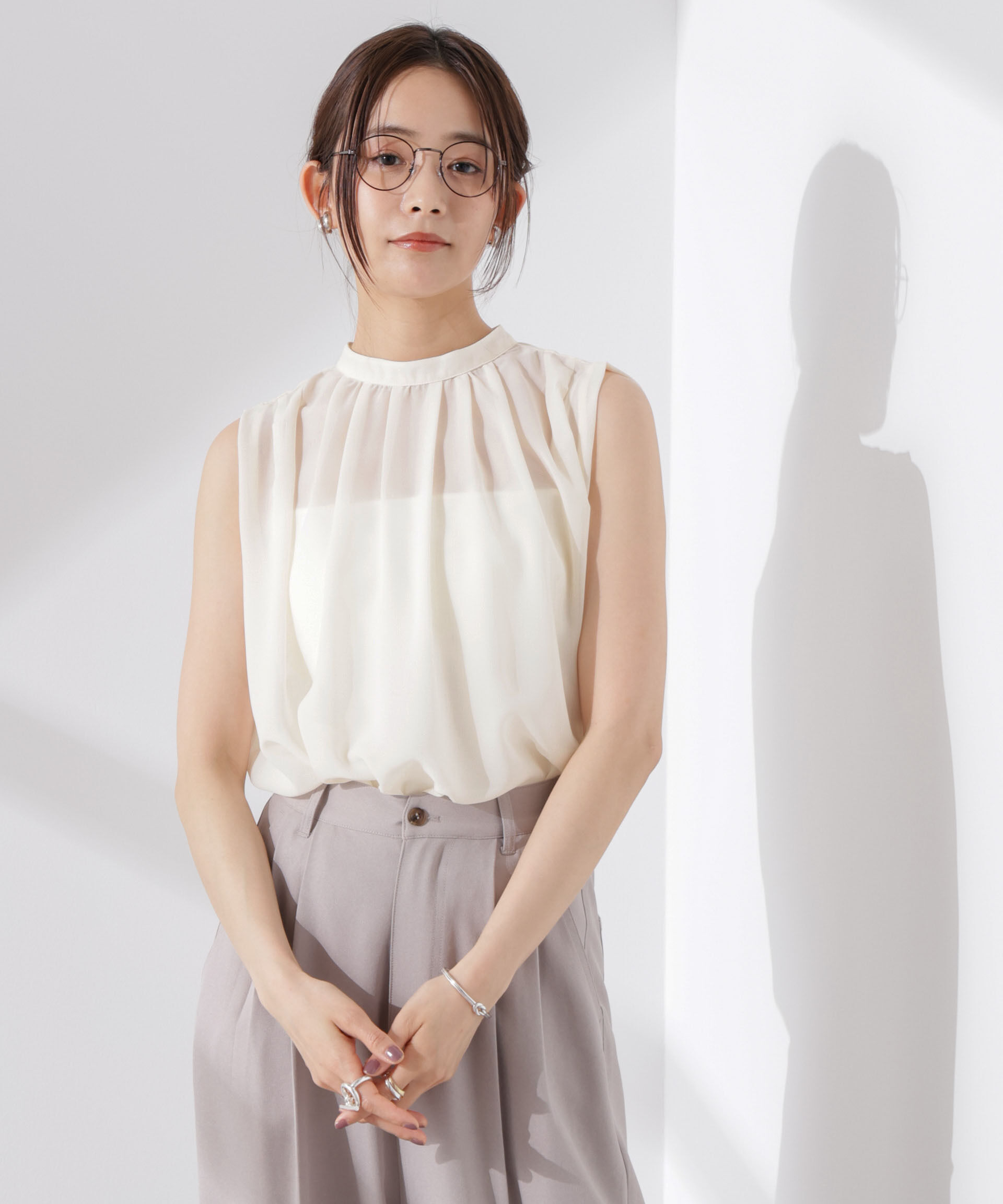 nano･universe「シアージョーゼットギャザーノースリーブブラウス」|シャツ・ブラウス|ホワイト