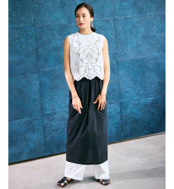 BEIGE,「【洗える】GALLERIA / コットンエンブロイダリーノースリーブブラウス」|シャツ・ブラウス|