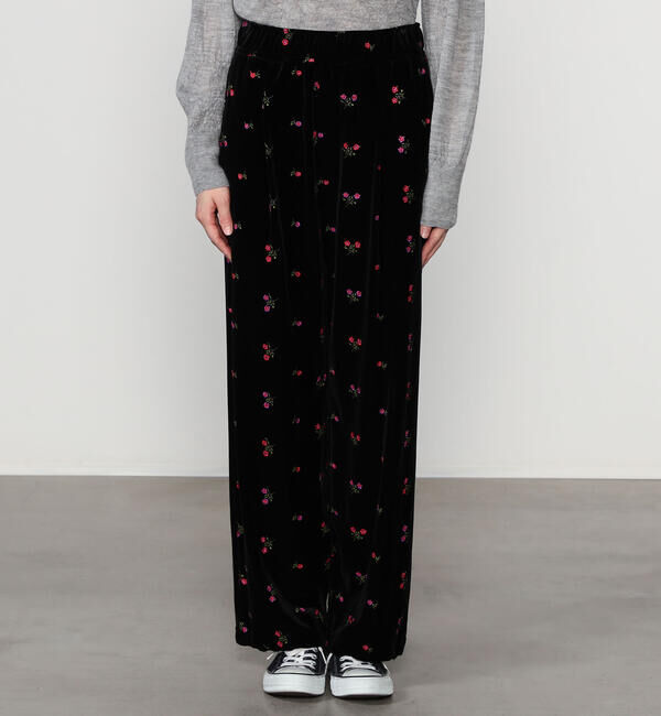  「TICCA | 〈別注〉 フラワーエンブロイダリー ベロアパンツ WOMEN」|チノ|