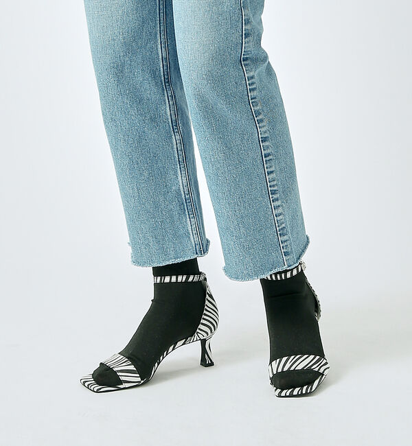 AU BANNISTER「アンクルストラップ スクエアトゥサンダル」|サンダル|