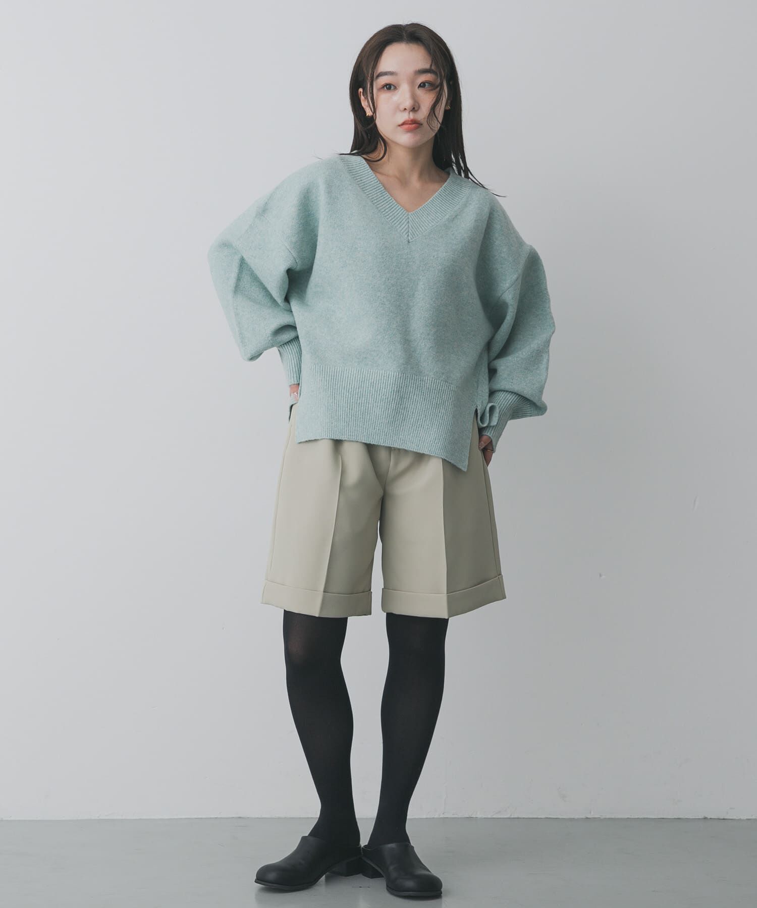SENSE OF PLACE by URBAN RESEARCH「『洗濯可』サイドスリットVネックニット」|ニット・セーター|