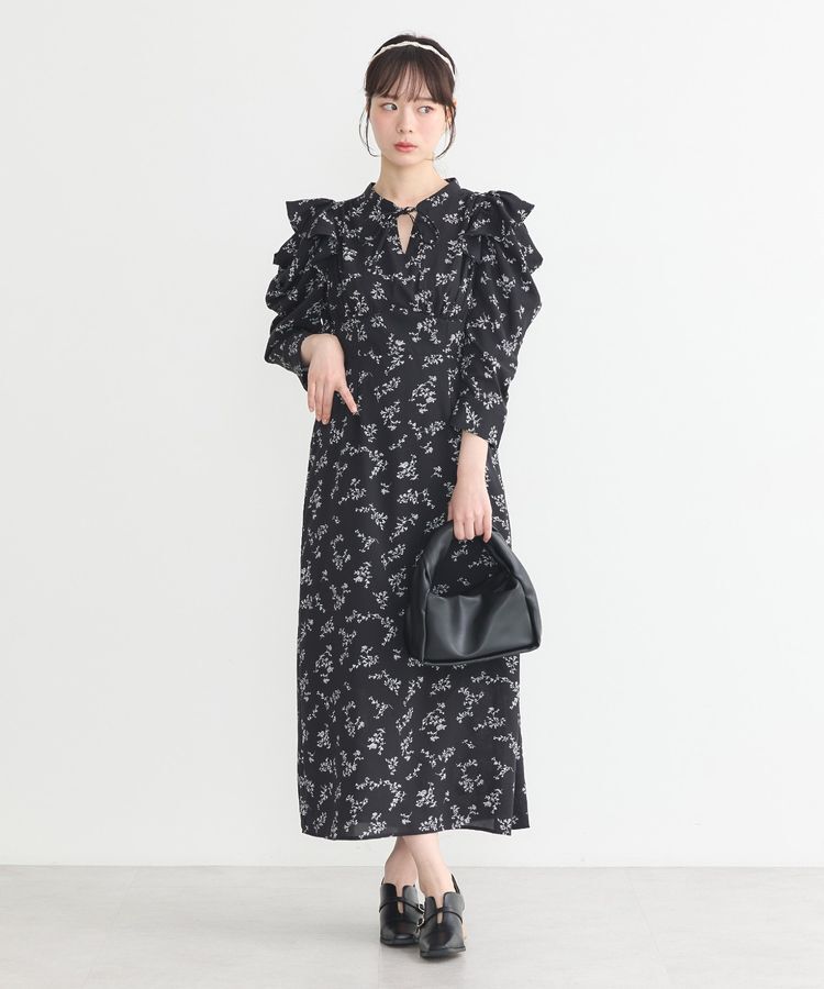 earth music&ecology「ラッフルショルダーフラワーワンピース」|ワンピース|Black