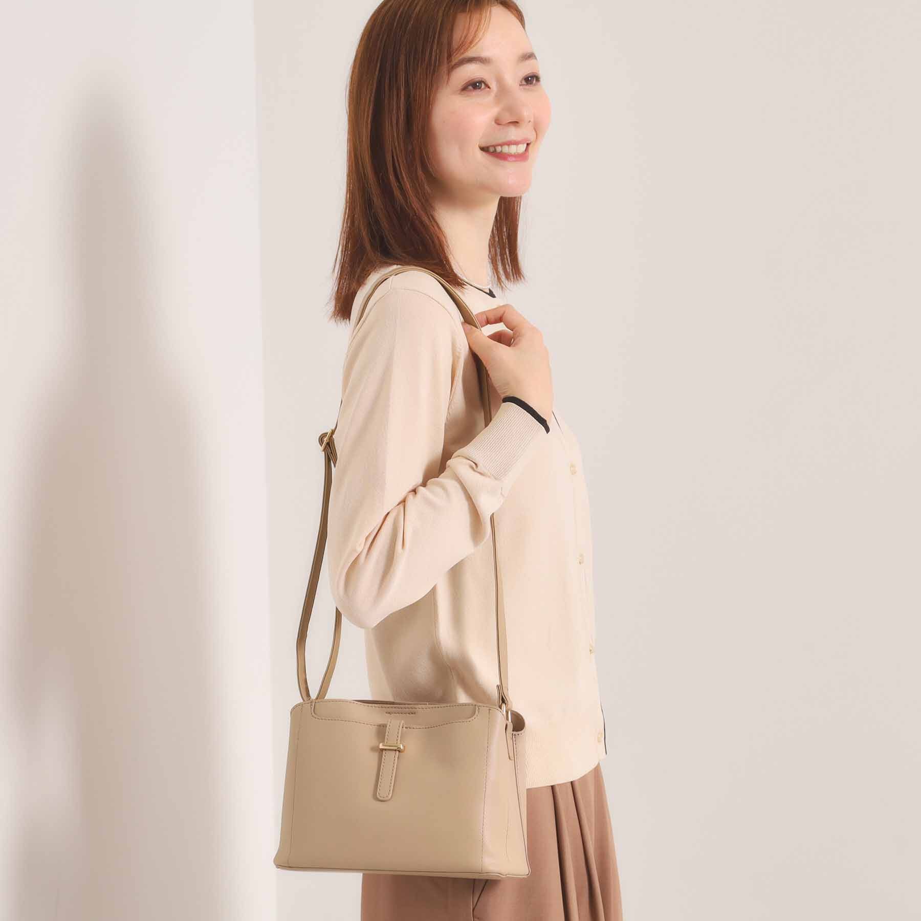 ITS&rsquo;DEMO「＜かるバッグ＞横型ミニショルダー」|ショルダー・メッセンジャー|